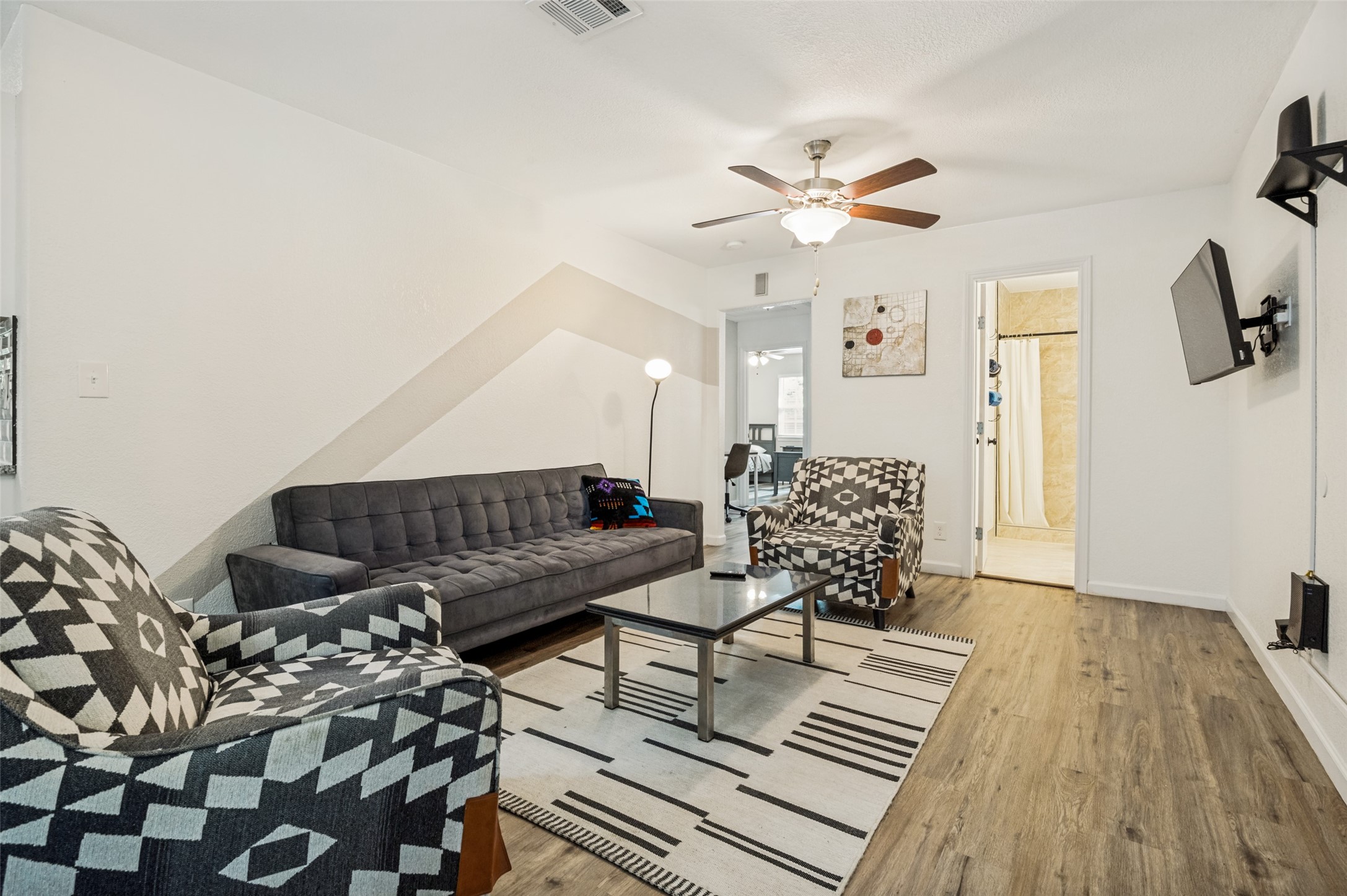 2214 Pine Street Grand Prairie TX 75050
