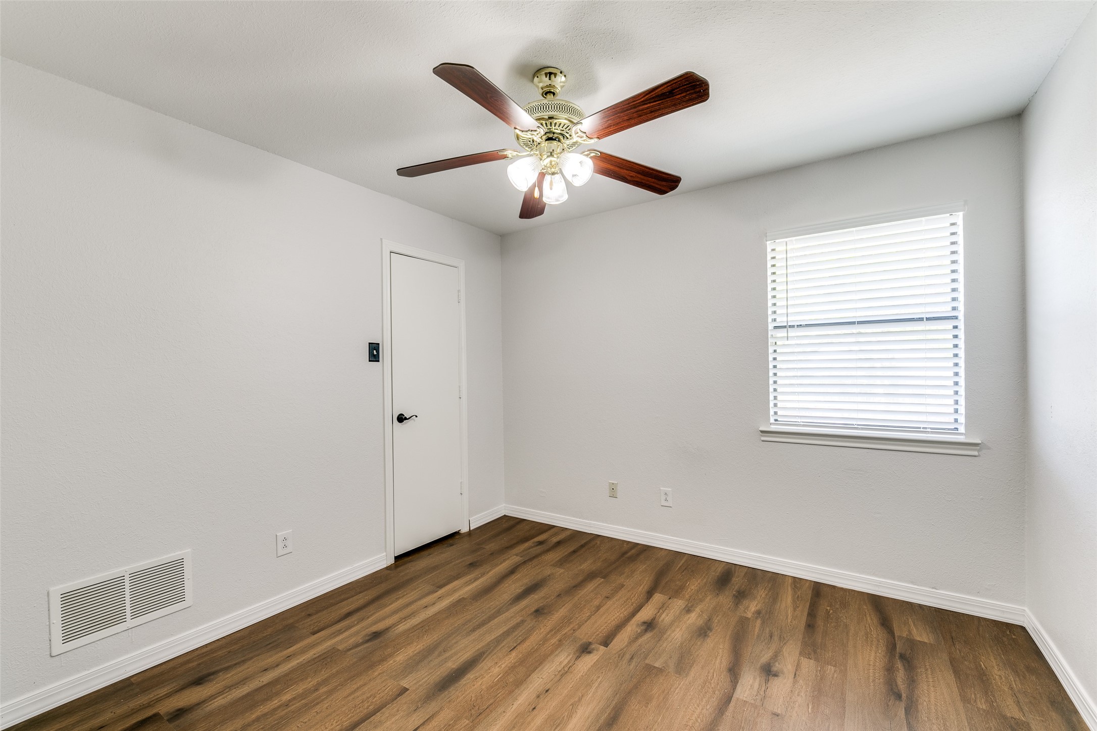 6611 Mimms Drive Dallas TX 75252