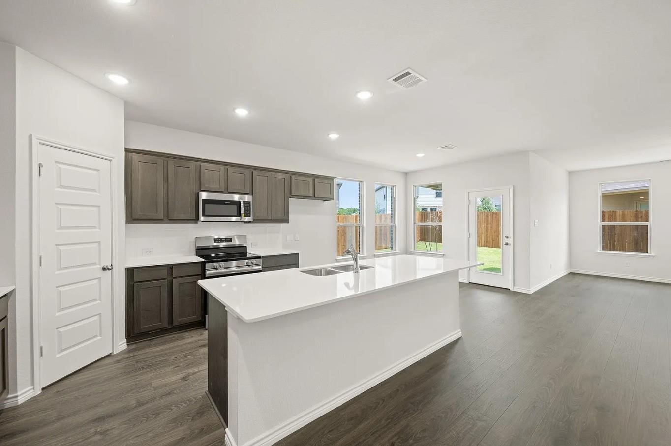 402 Saddle Lane Denton TX 76205