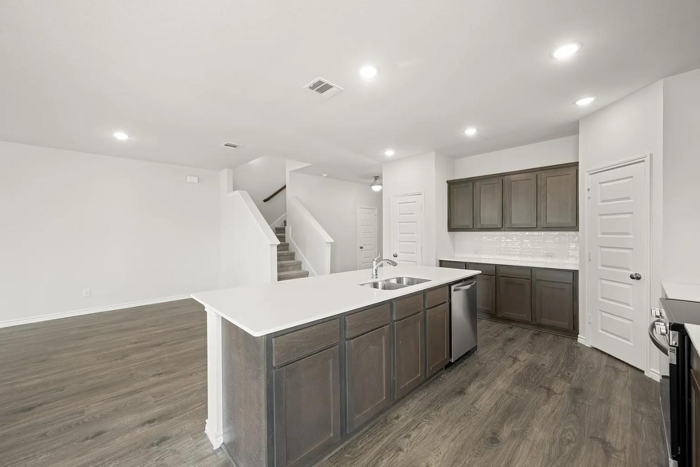 402 Saddle Lane Denton TX 76205