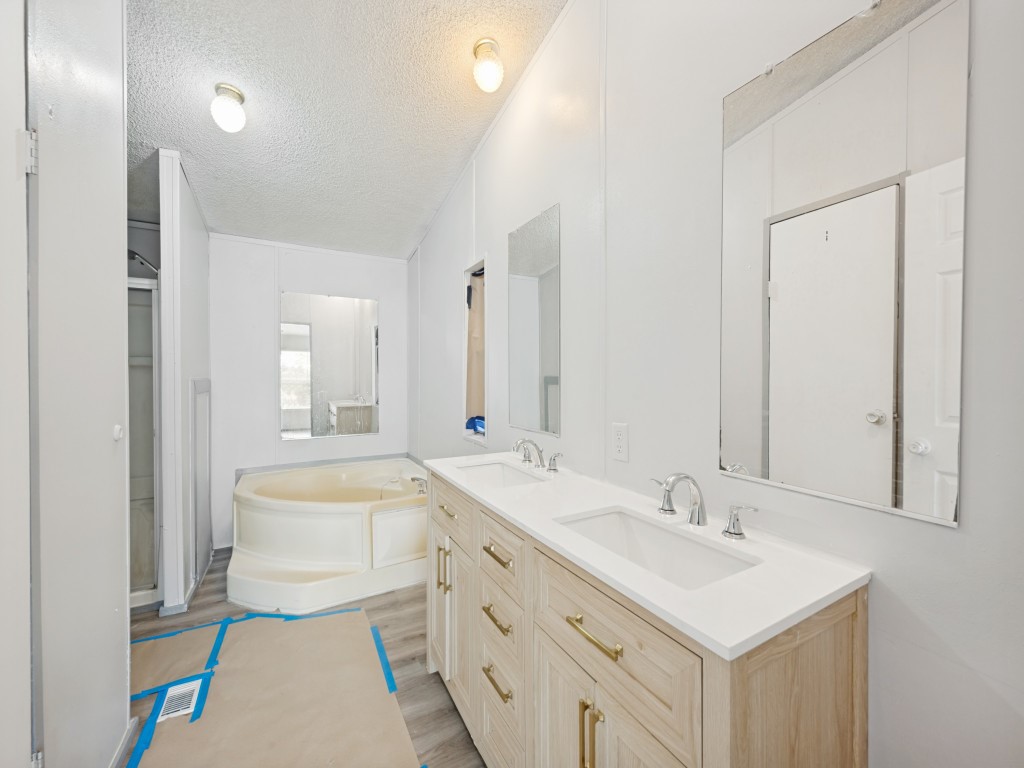 6205 N Highland Circle Haltom City TX 76117