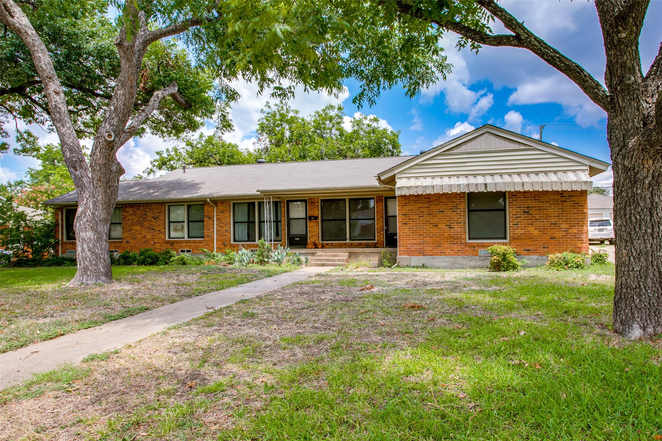9412 Forest Hills Boulevard Dallas TX 75218