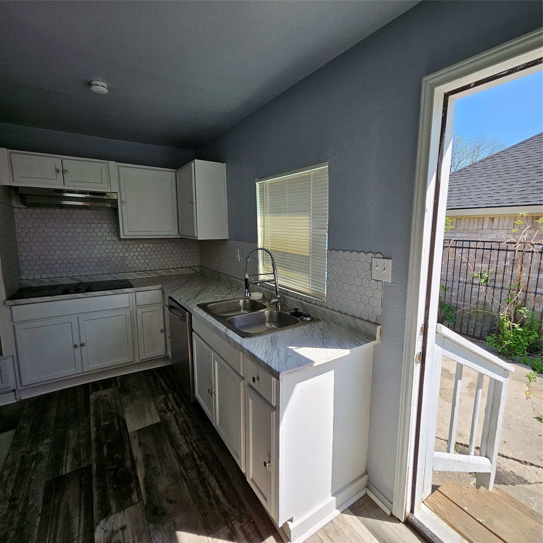2826 Alaska Avenue Dallas TX 75216