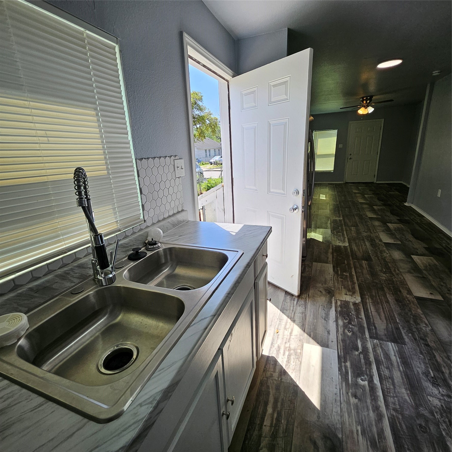 2826 Alaska Avenue Dallas TX 75216
