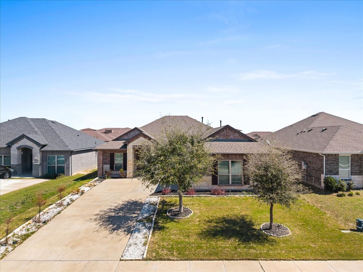 220 Camden Street Red Oak TX 75154