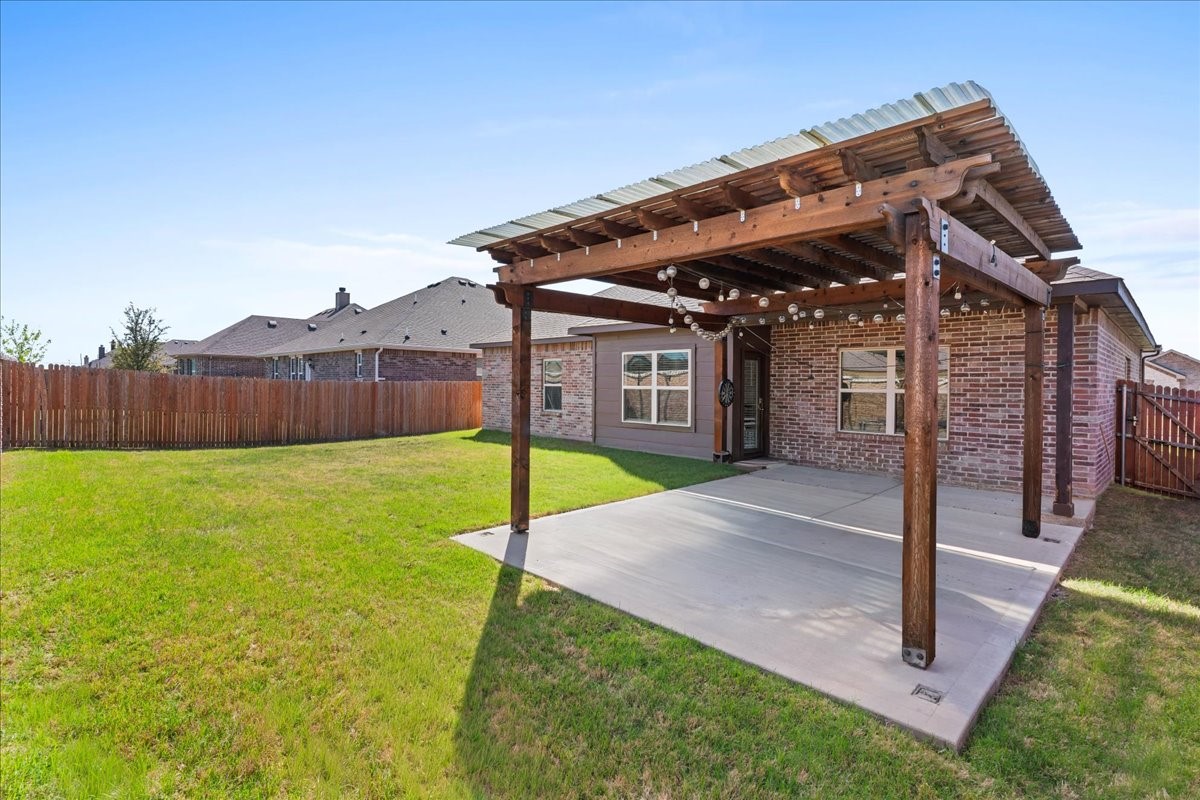 220 Camden Street Red Oak TX 75154
