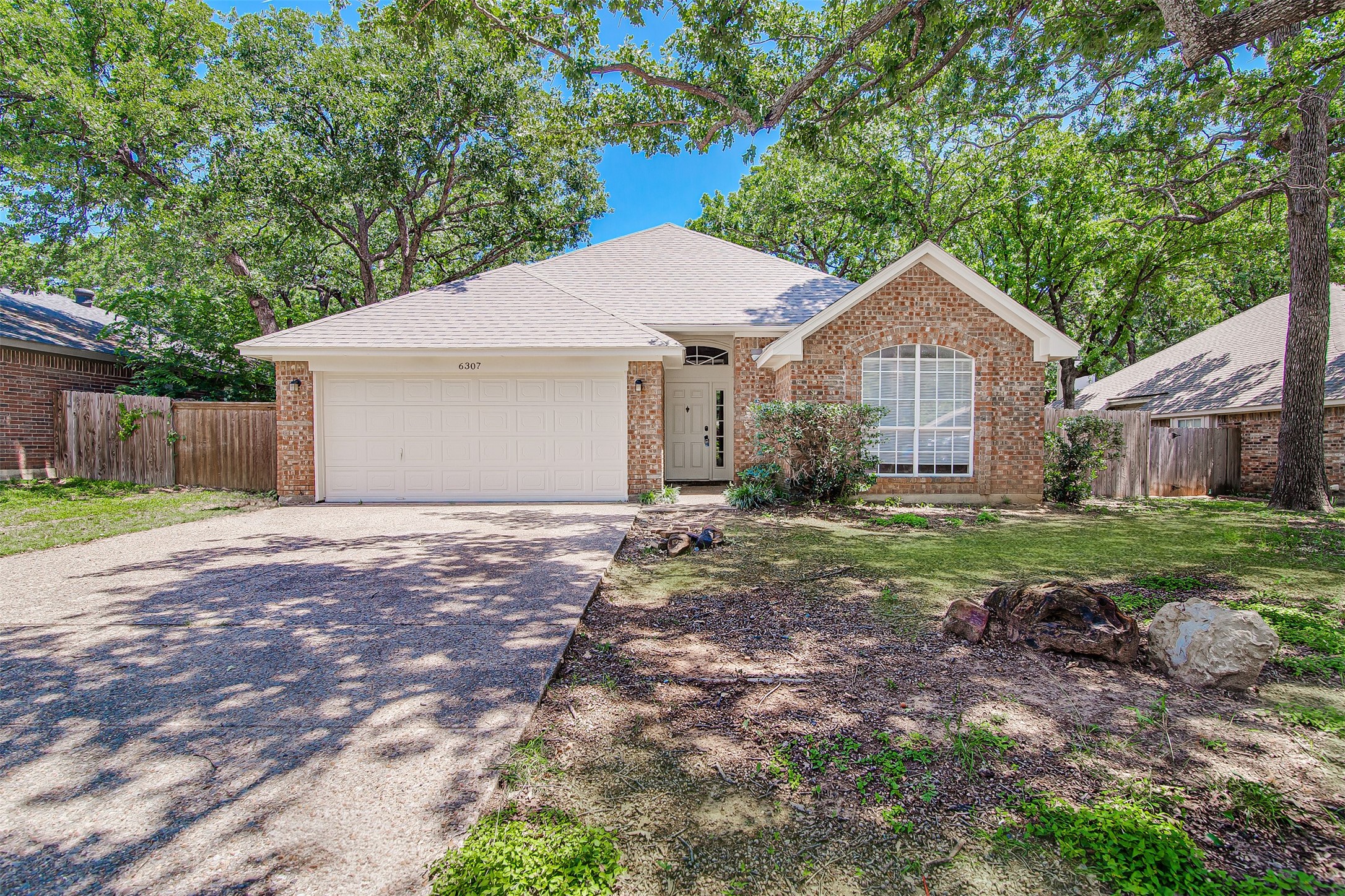 6307 Blaney Drive Arlington TX 76001