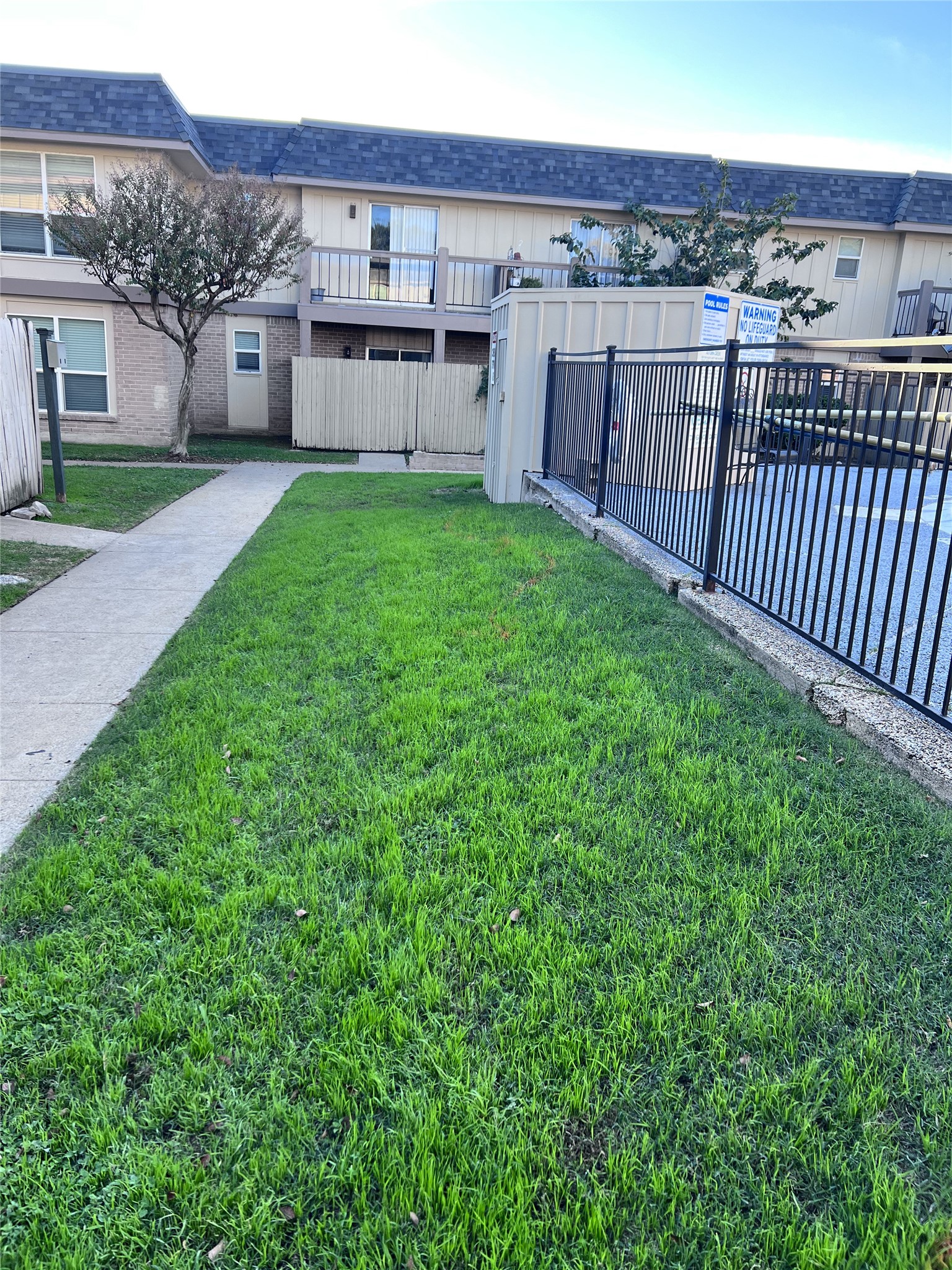 10749 E Northwest Highway Dallas TX 75238