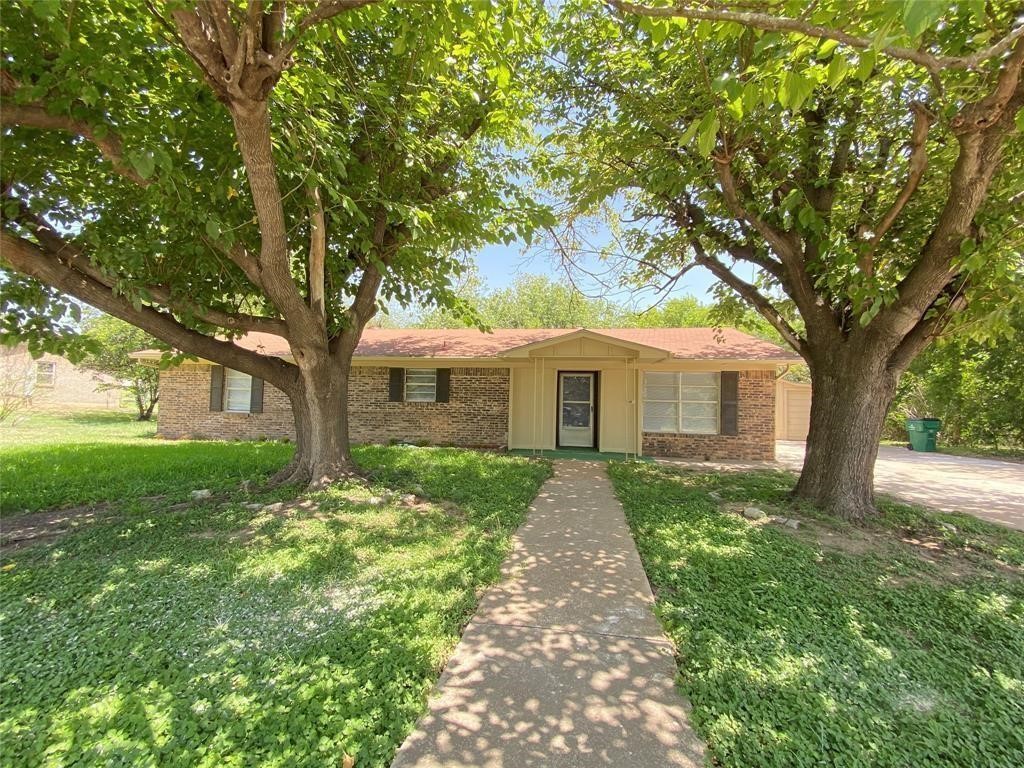 1115 E Ross Street Hamilton TX 76531
