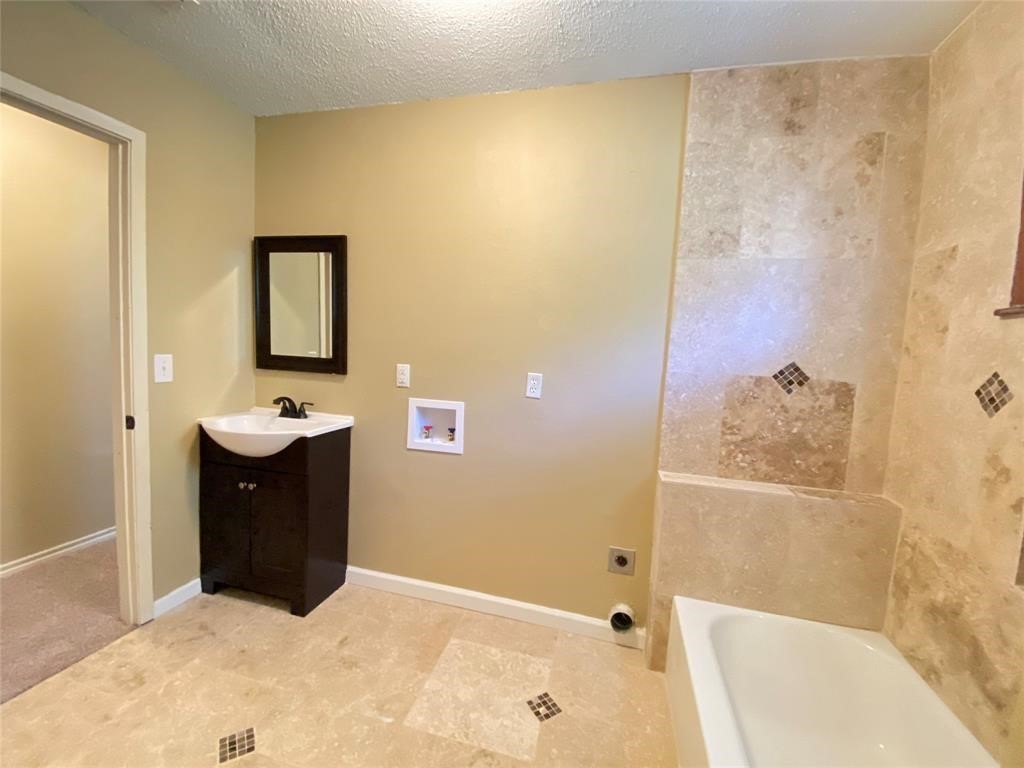 1115 E Ross Street Hamilton TX 76531