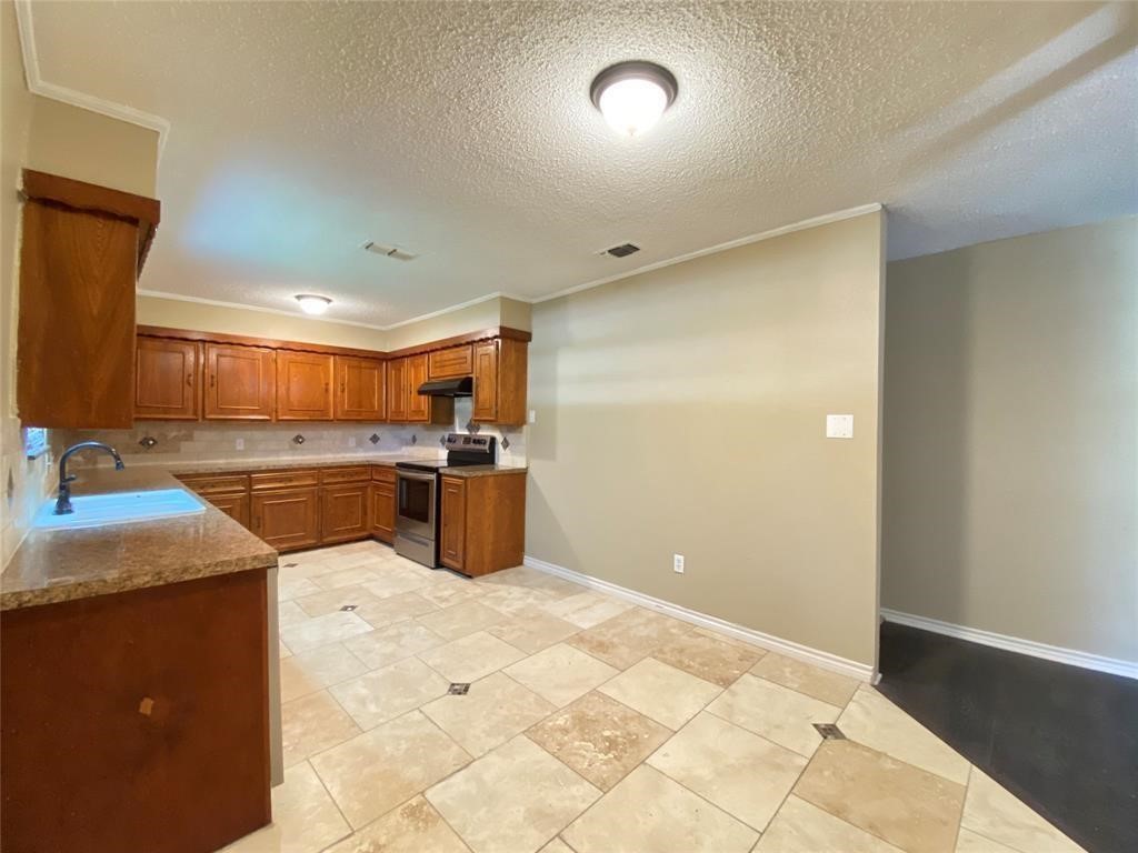 1115 E Ross Street Hamilton TX 76531