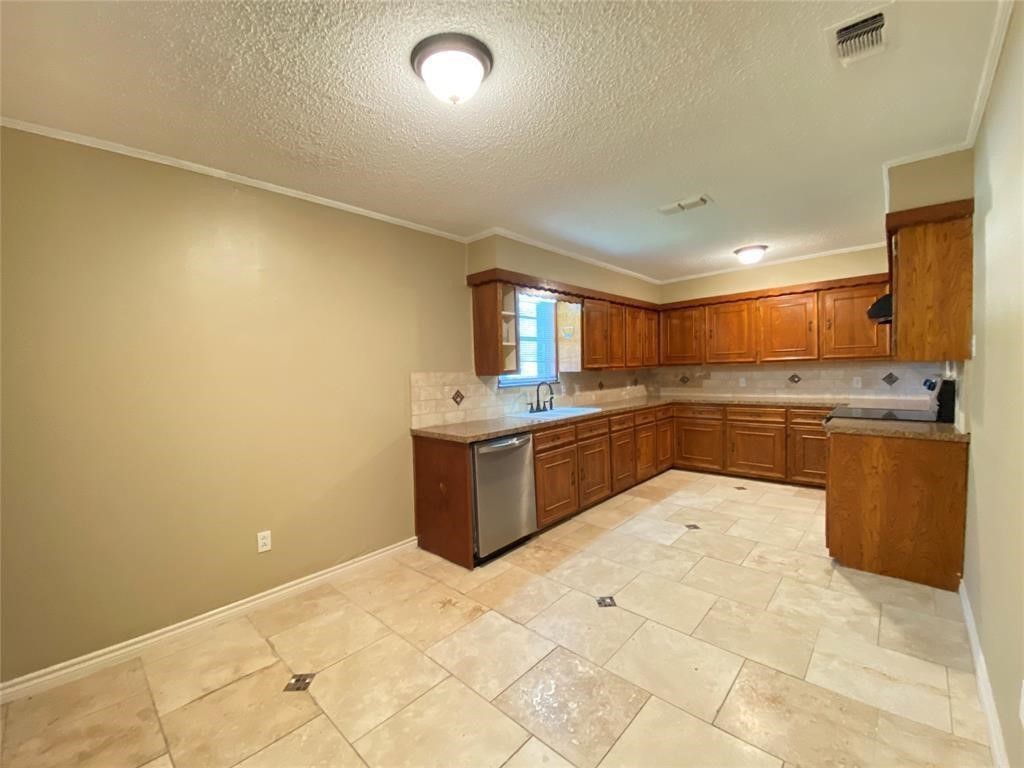 1115 E Ross Street Hamilton TX 76531