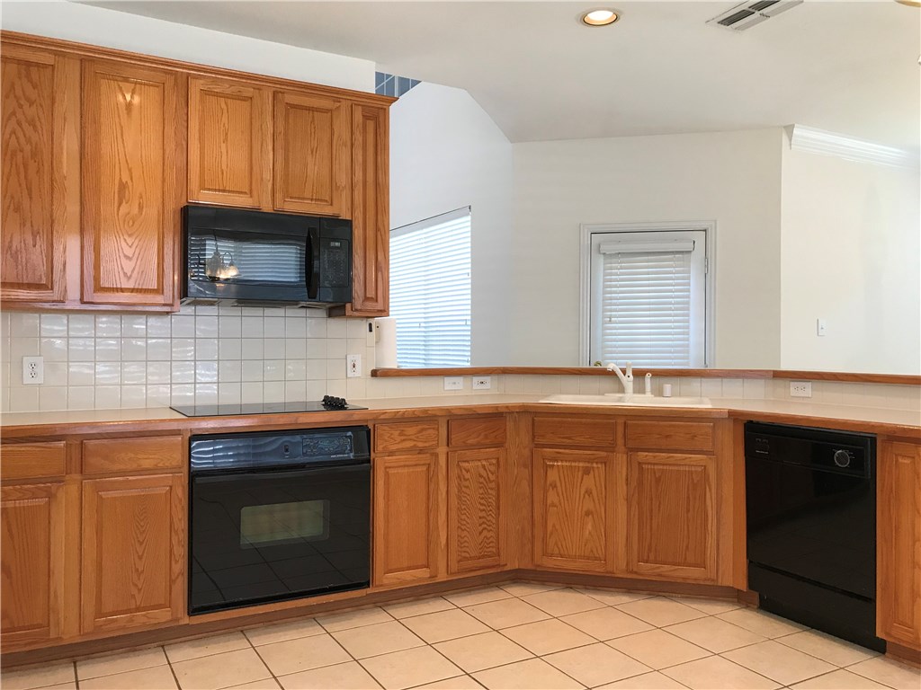 8327 Charleston Street Irving TX 75063