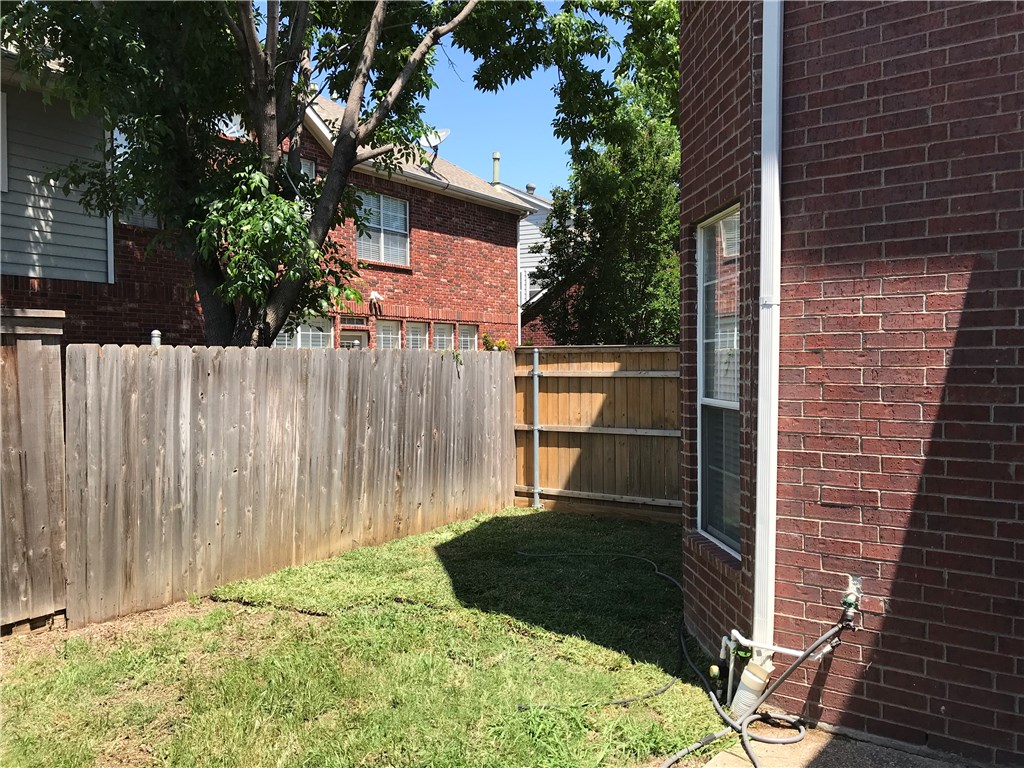 8327 Charleston Street Irving TX 75063
