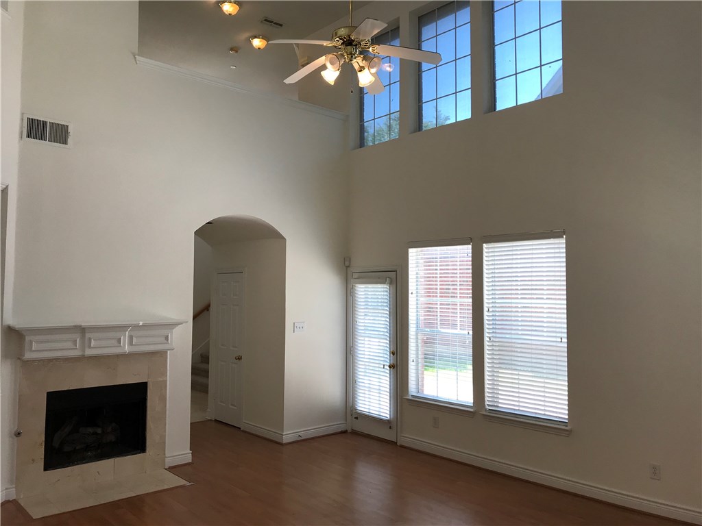 8327 Charleston Street Irving TX 75063