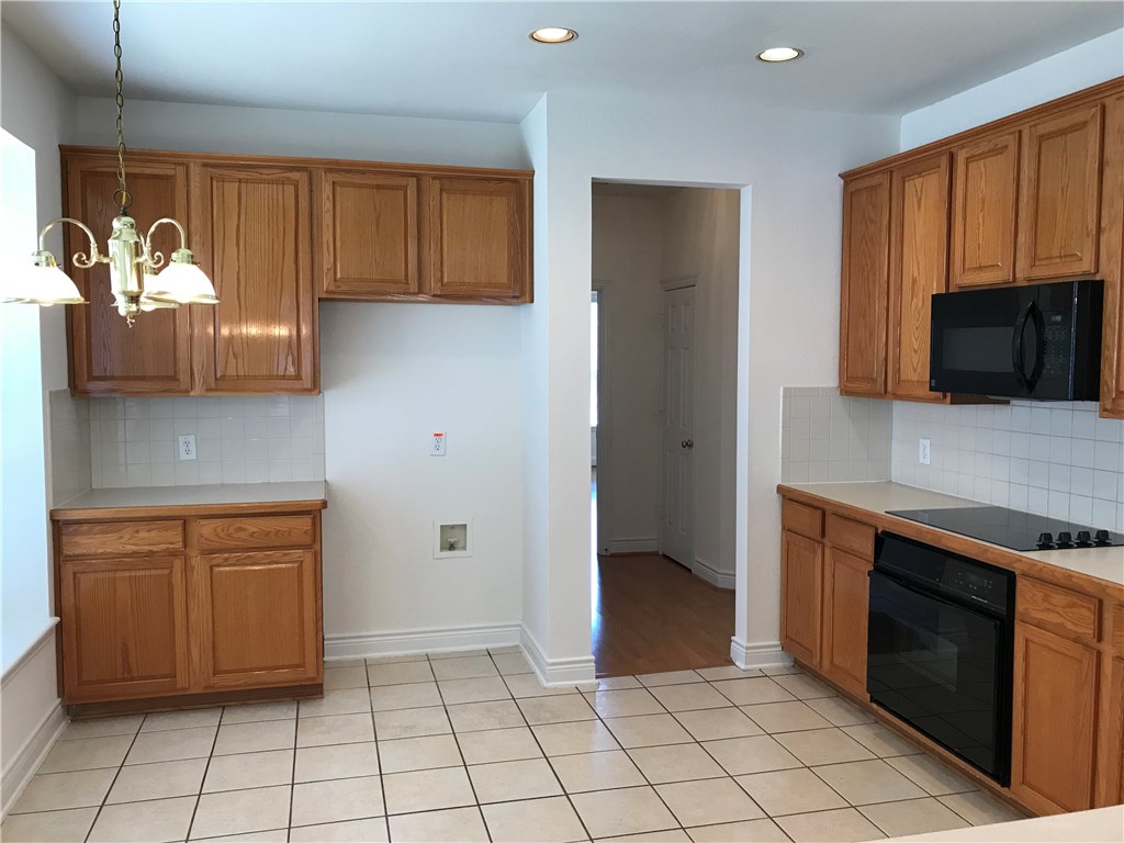 8327 Charleston Street Irving TX 75063