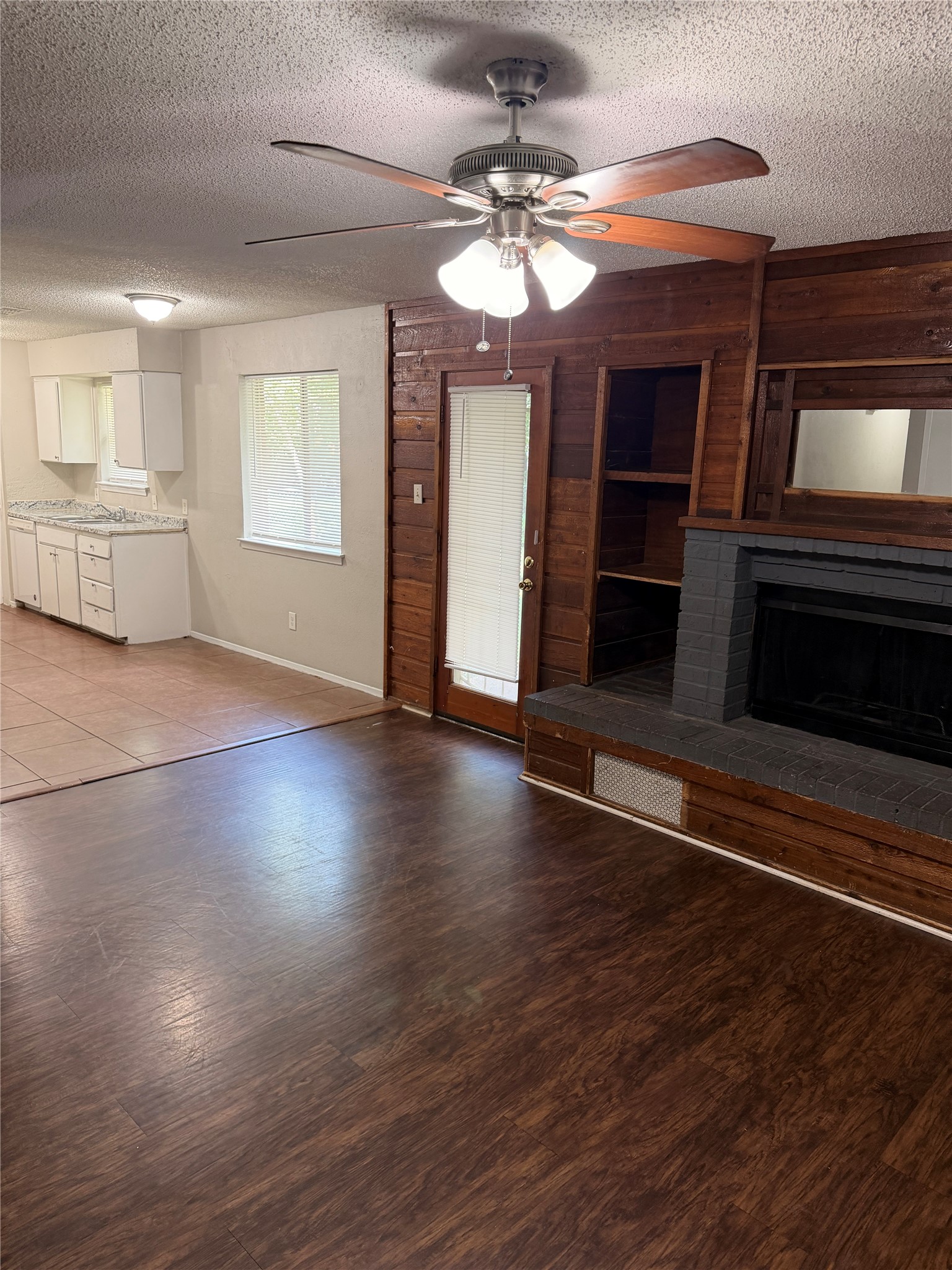 1005 Fairfax Court Arlington TX 76015