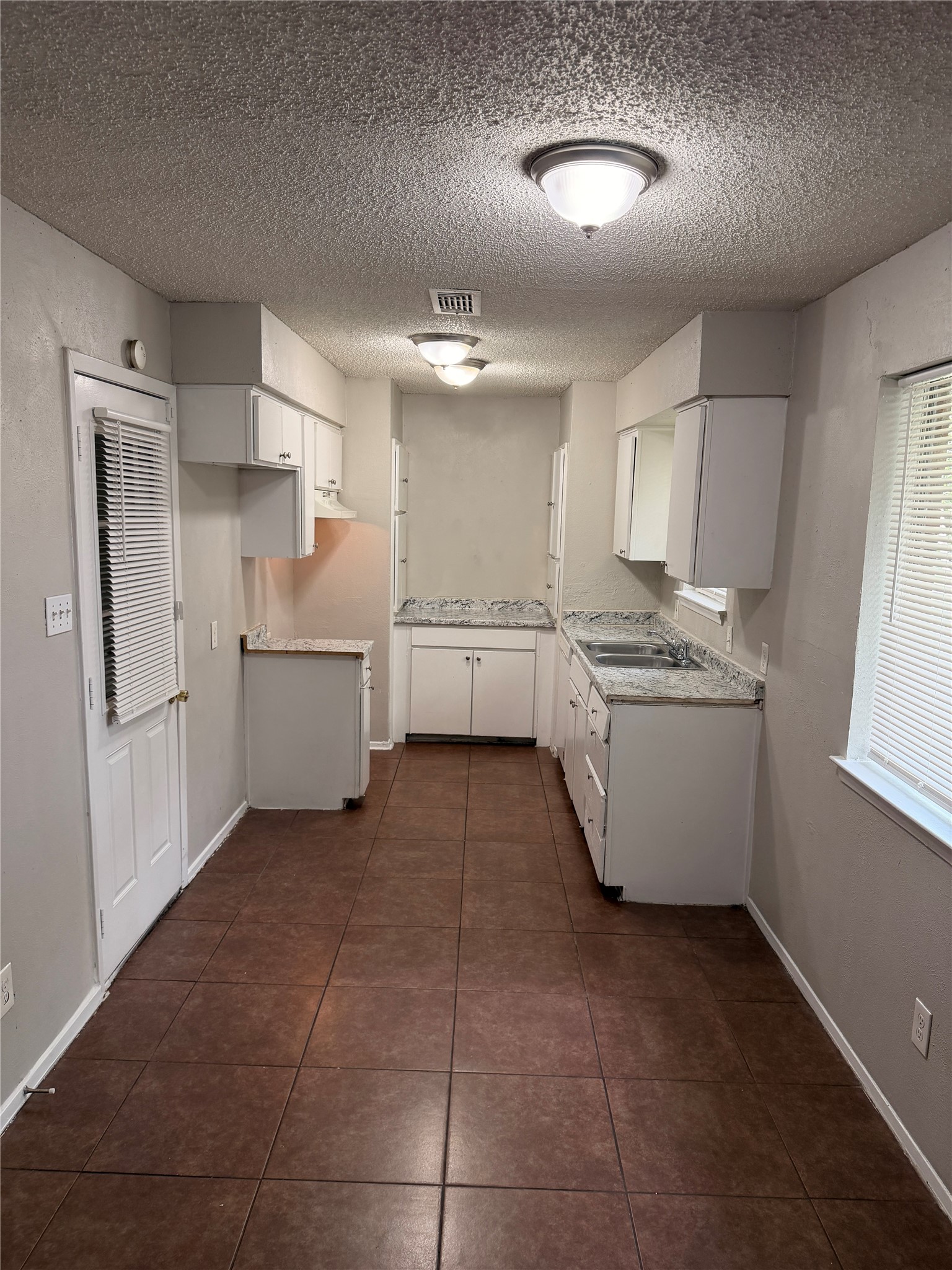 1005 Fairfax Court Arlington TX 76015