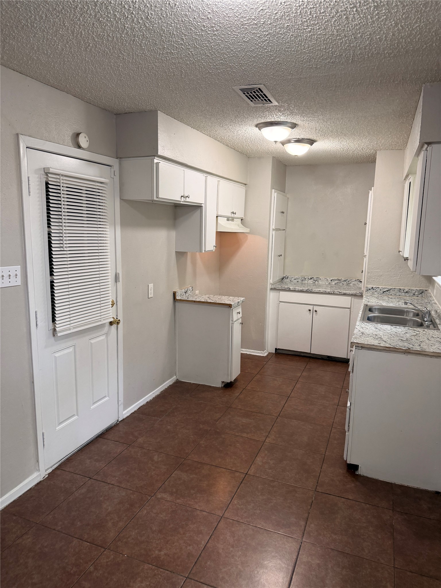 1005 Fairfax Court Arlington TX 76015