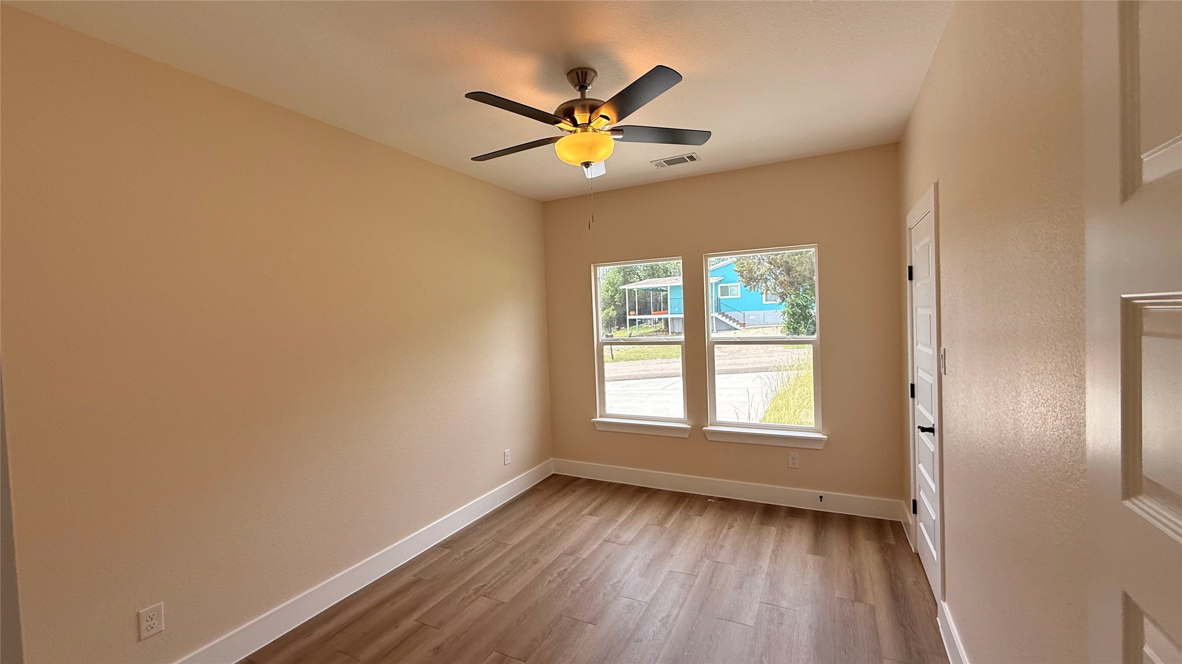 2619 Creekview Drive Granbury TX 76048
