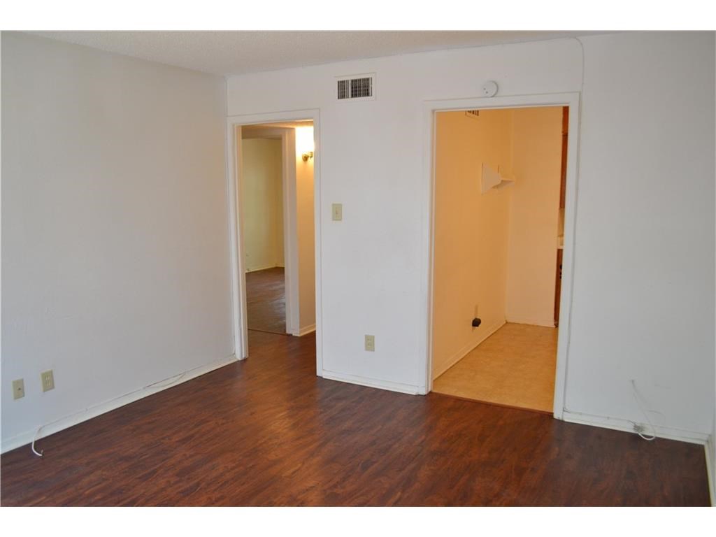 1107 N Locust Street Denton TX 76201