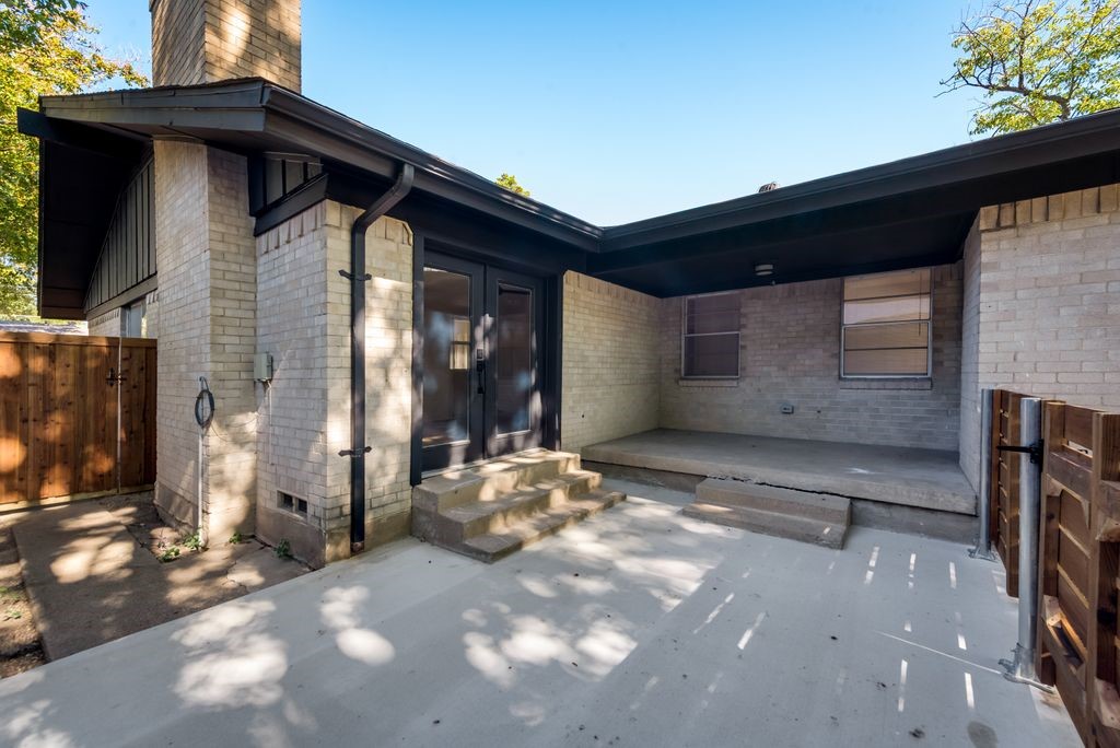 7528 Brentcove Circle Dallas TX 75214