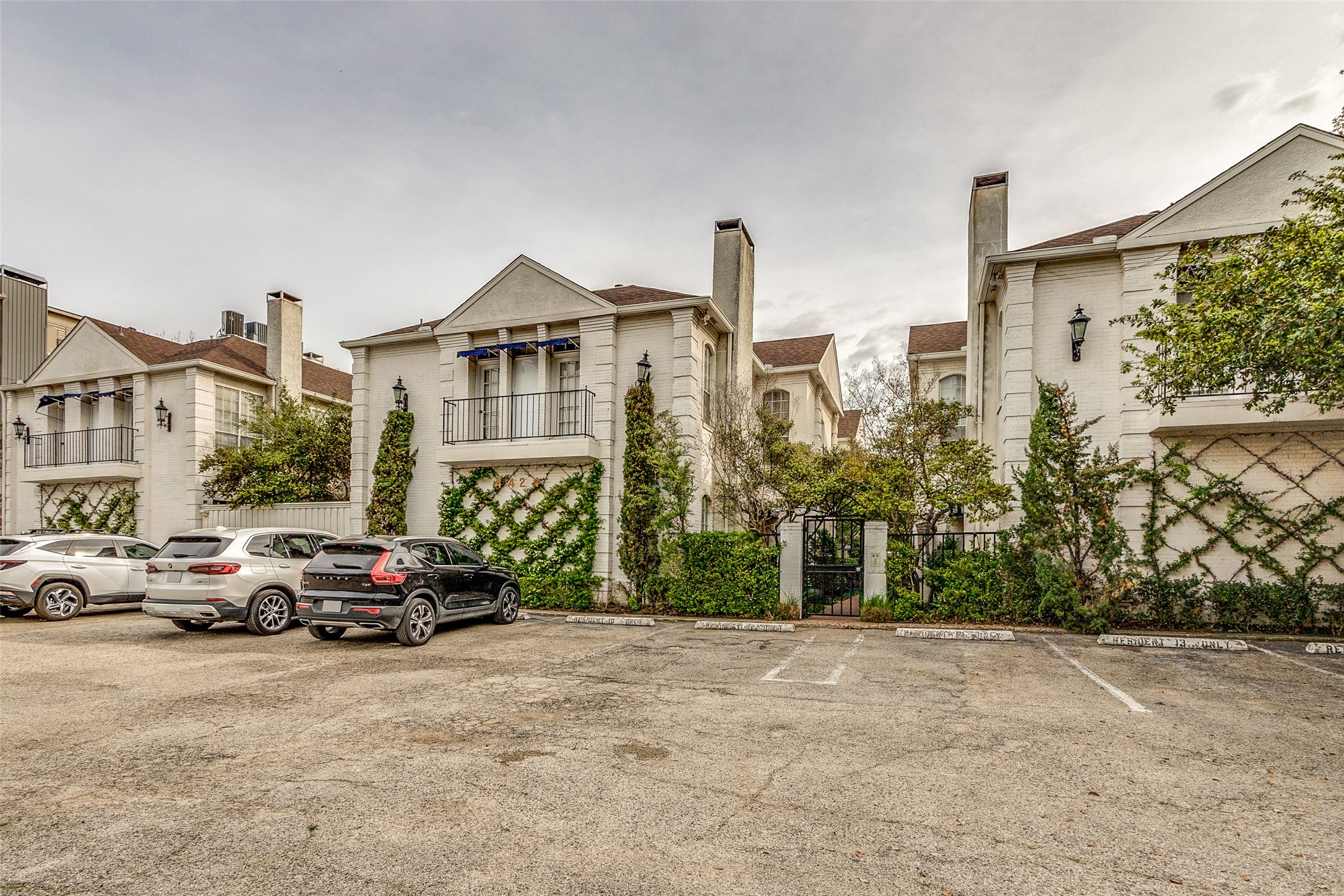 4424 Holland Avenue Dallas TX 75219