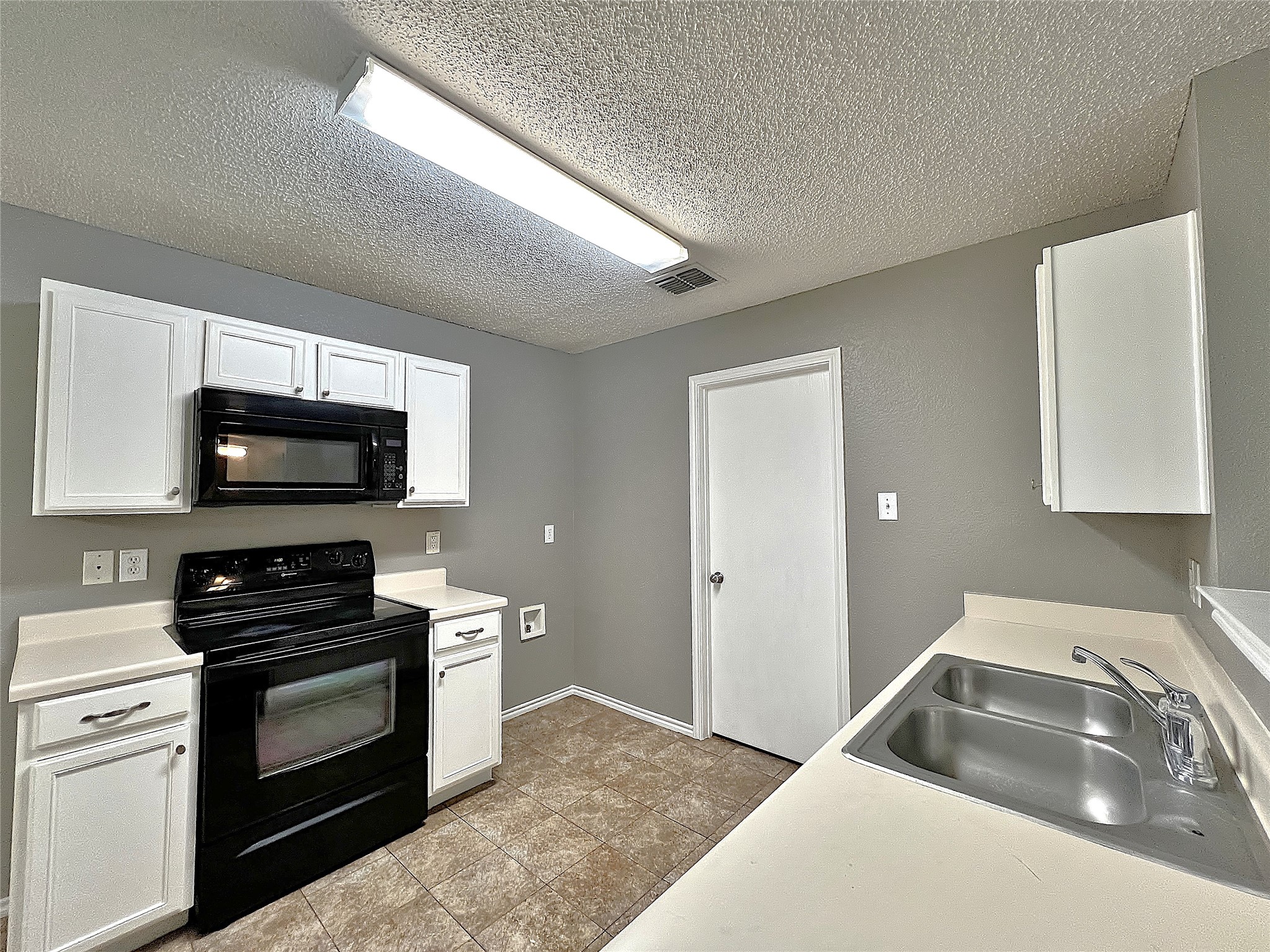 1412 Anna Lea Lane Burleson TX 76028