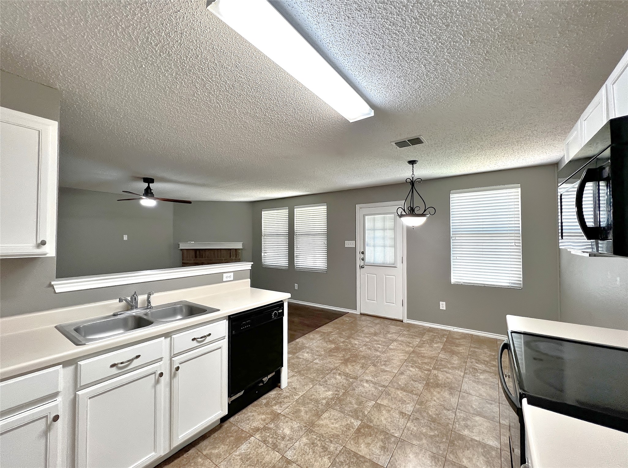 1412 Anna Lea Lane Burleson TX 76028