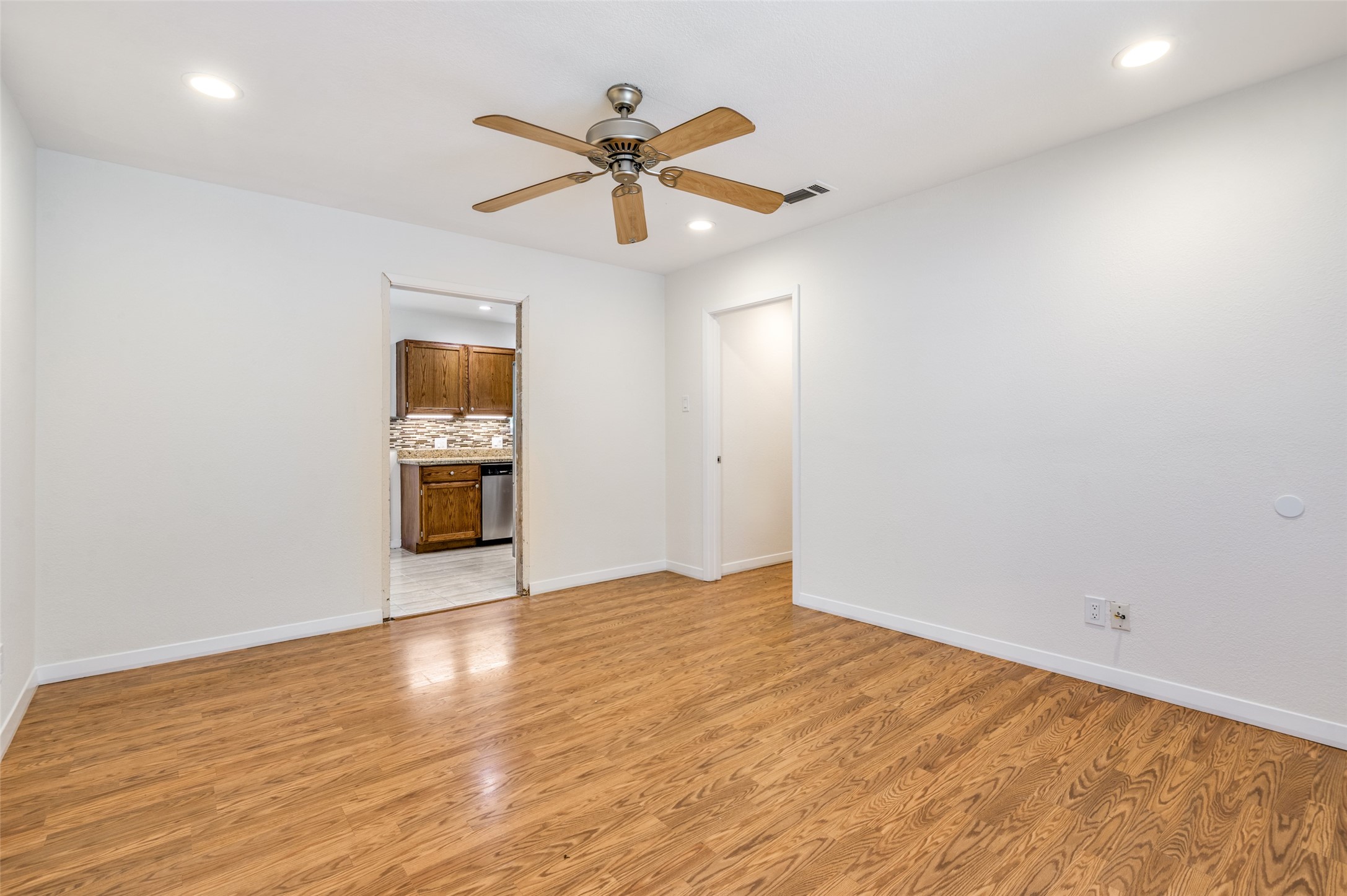 8635 Ashcroft Avenue Dallas TX 75243