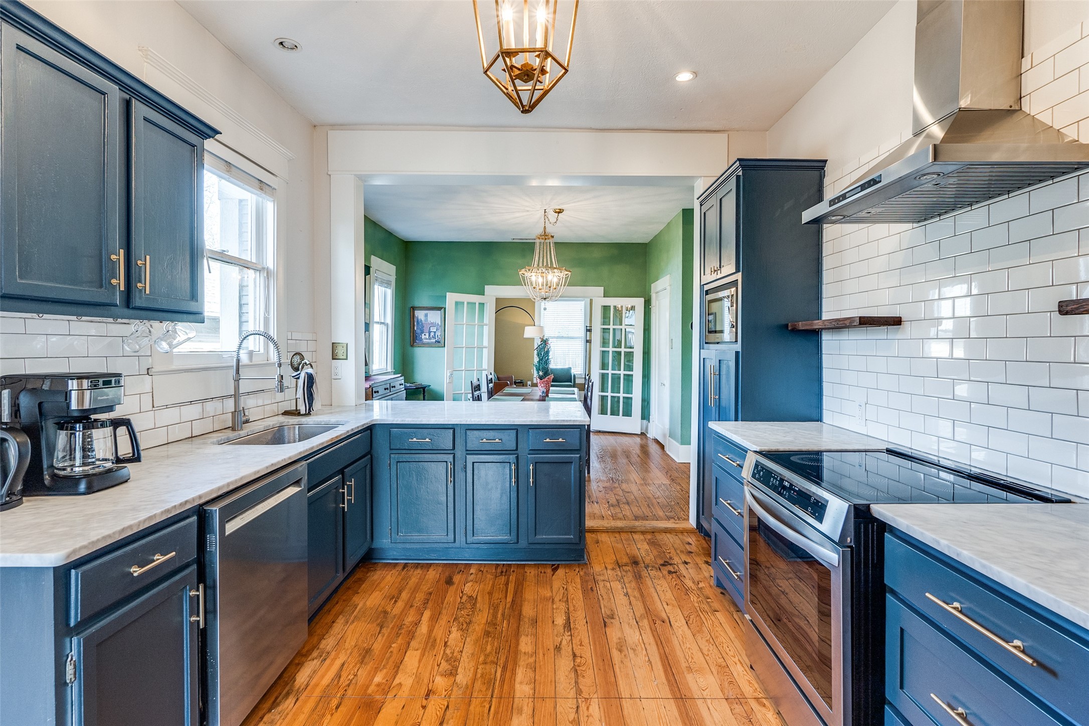 321 N Henderson Avenue Dallas TX 75214