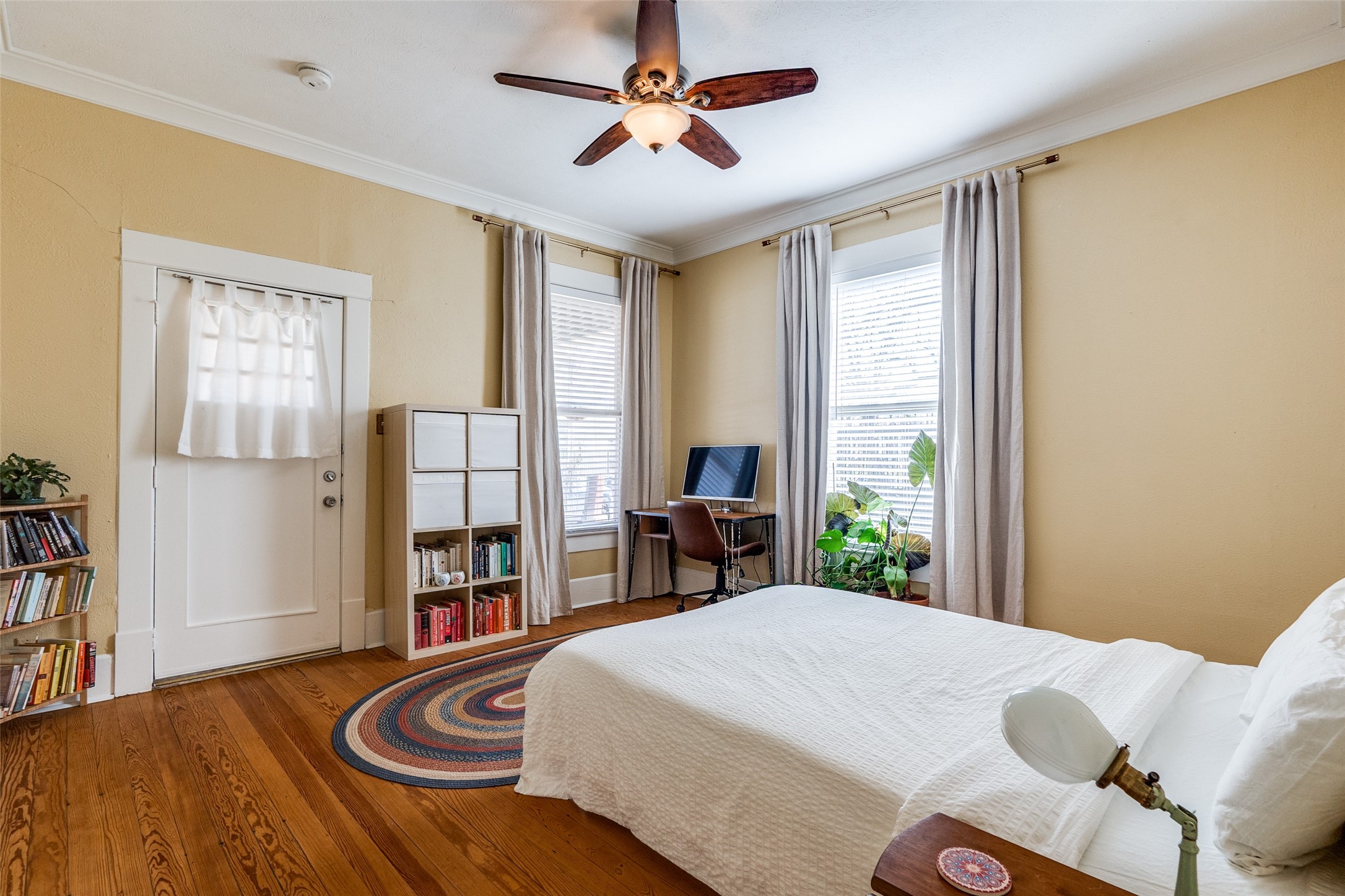 321 N Henderson Avenue Dallas TX 75214