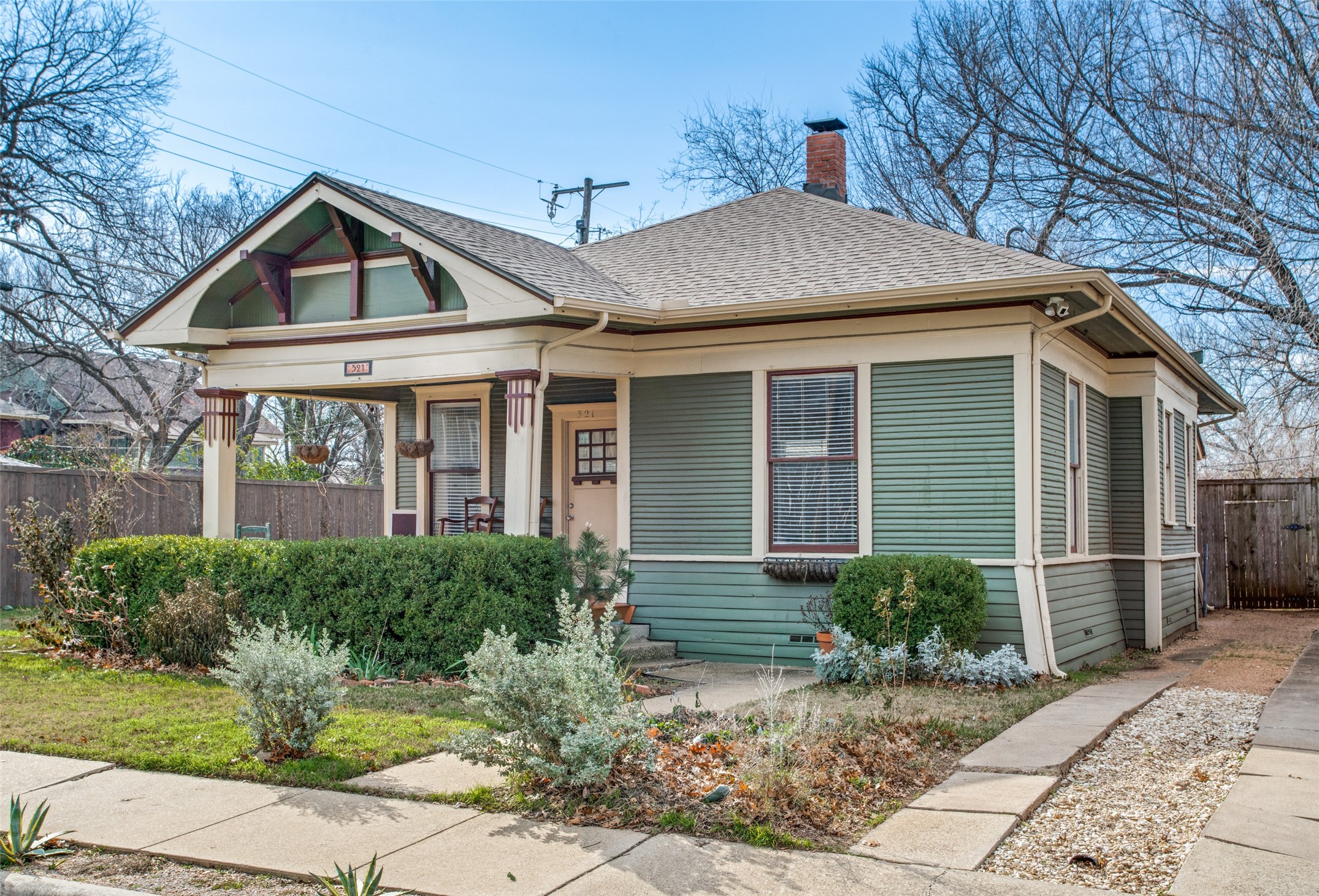 321 N Henderson Avenue Dallas TX 75214