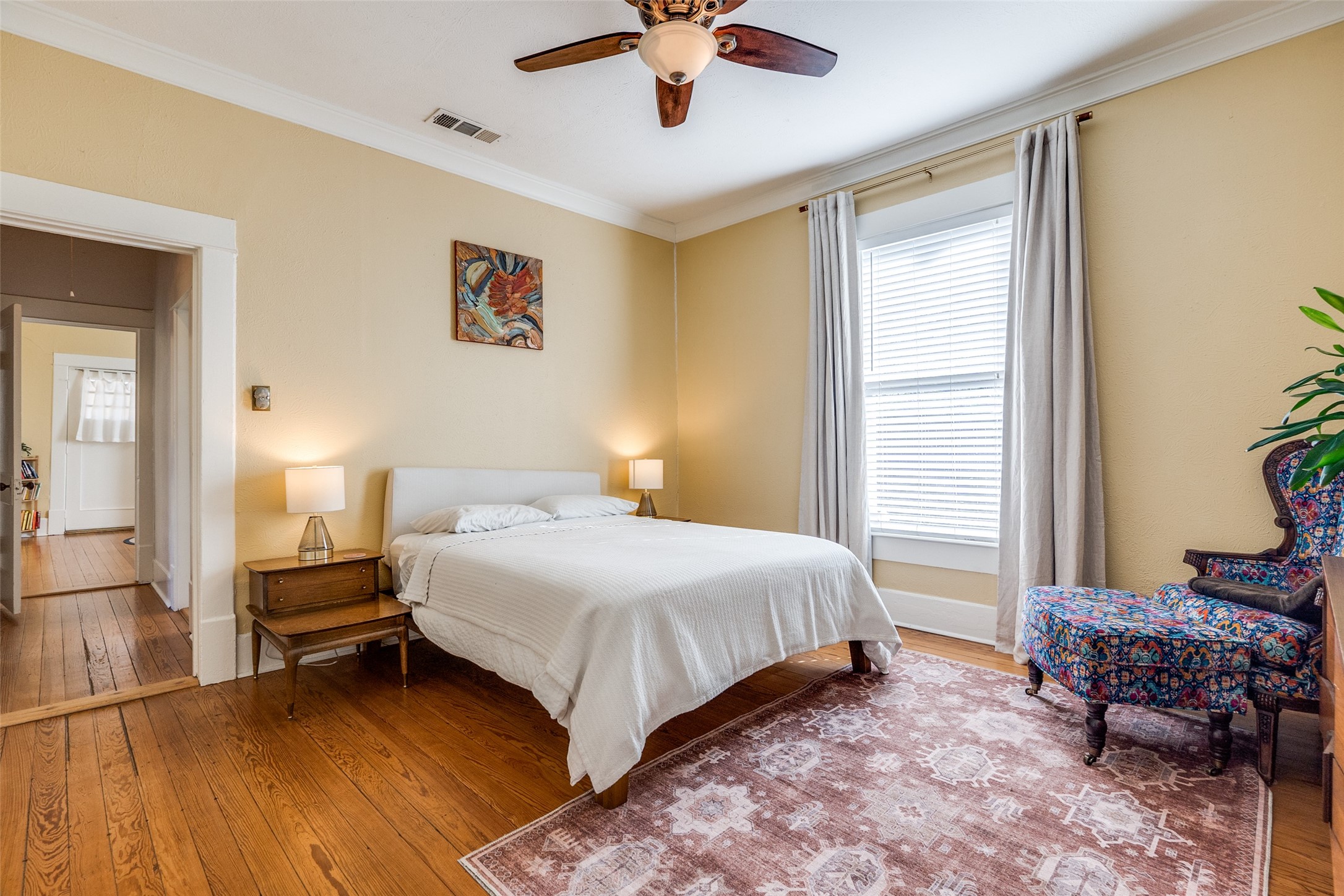 321 N Henderson Avenue Dallas TX 75214
