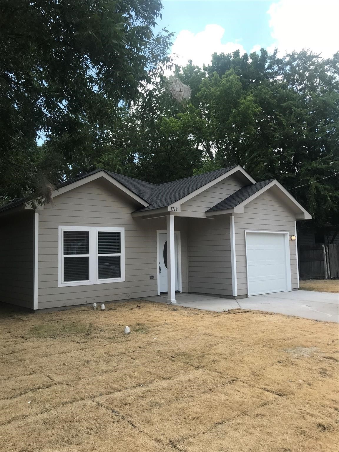 1719 Park Street Commerce TX 75428