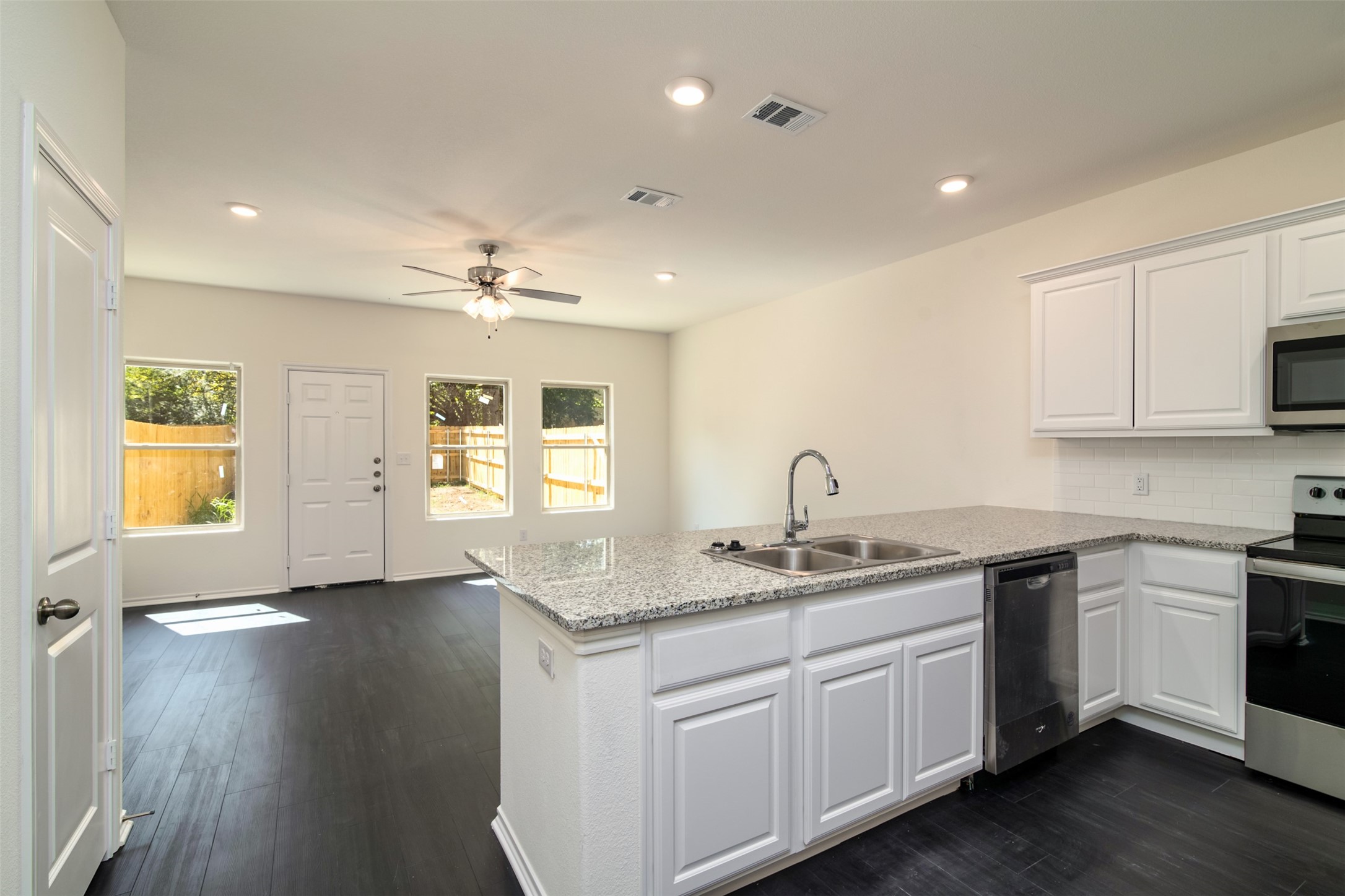 805 S 6th Street Bonham TX 75418