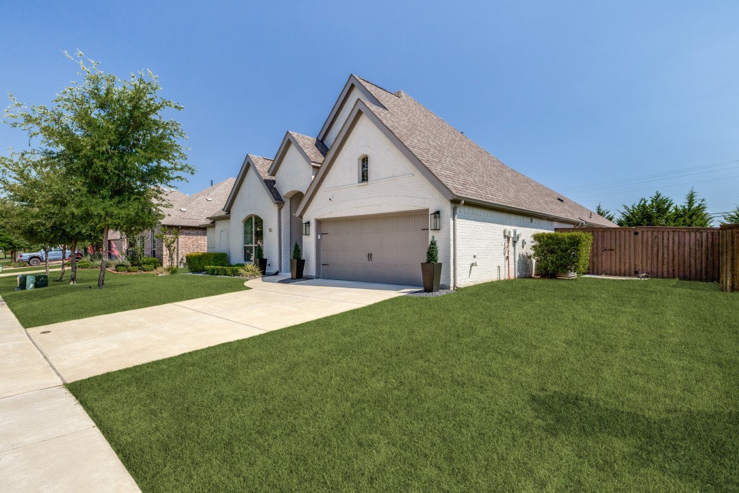 1513 Snapdragon Court Celina TX 75078