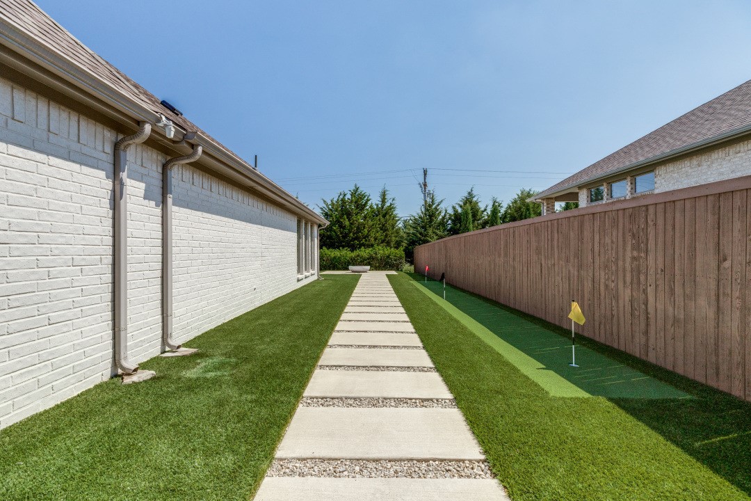 1513 Snapdragon Court Celina TX 75078