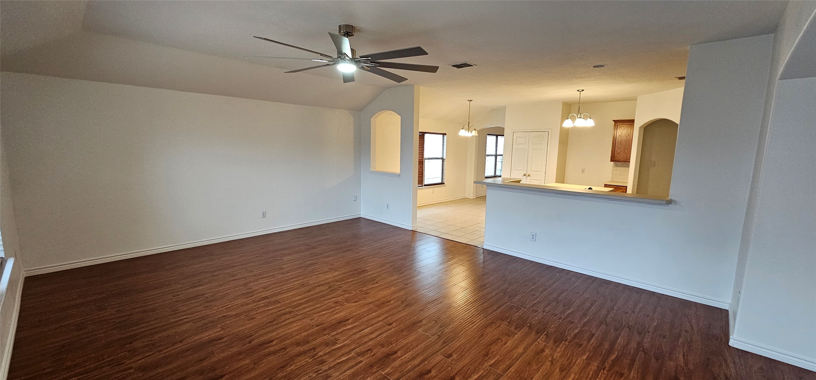 1050 Warbler Aubrey TX 76227
