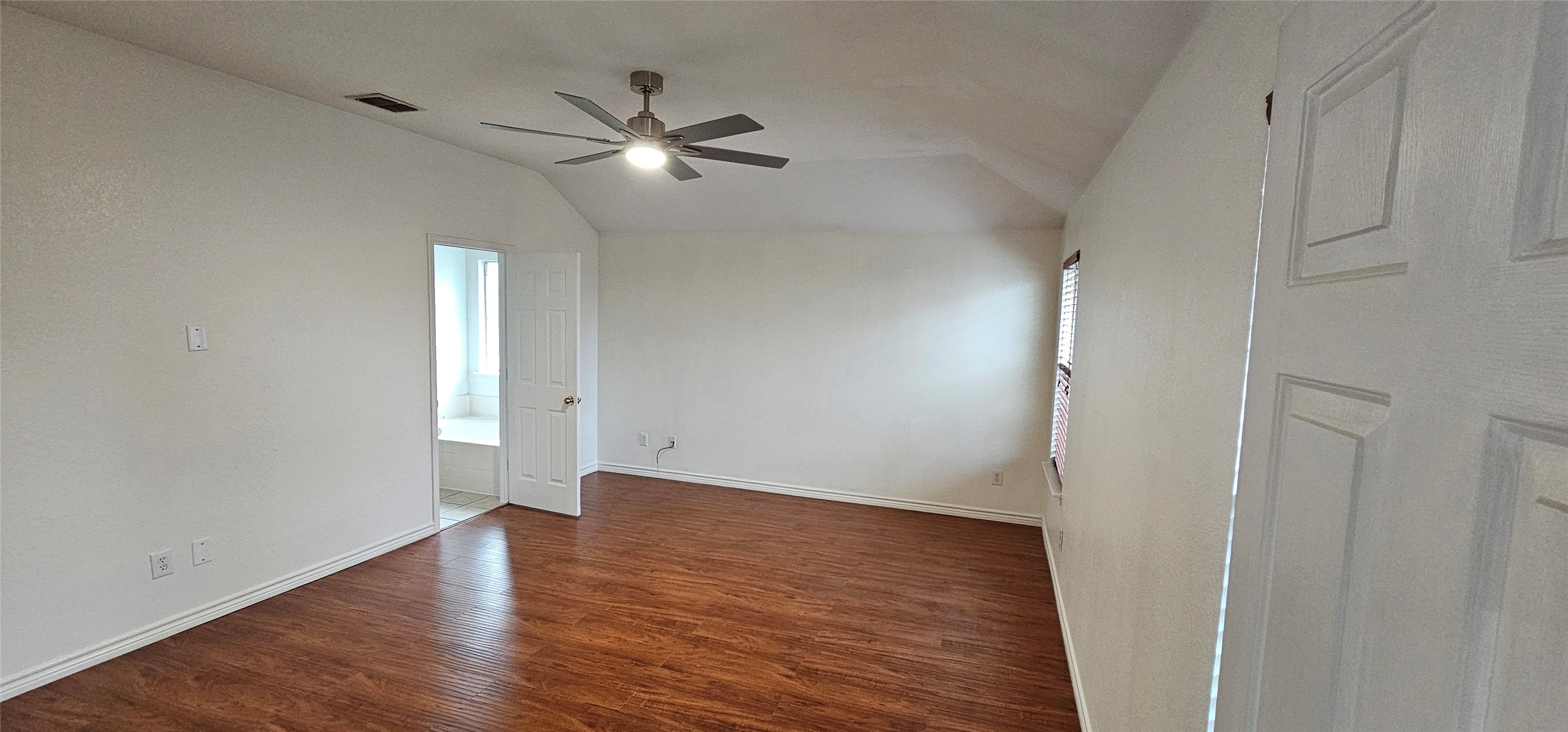1050 Warbler Aubrey TX 76227