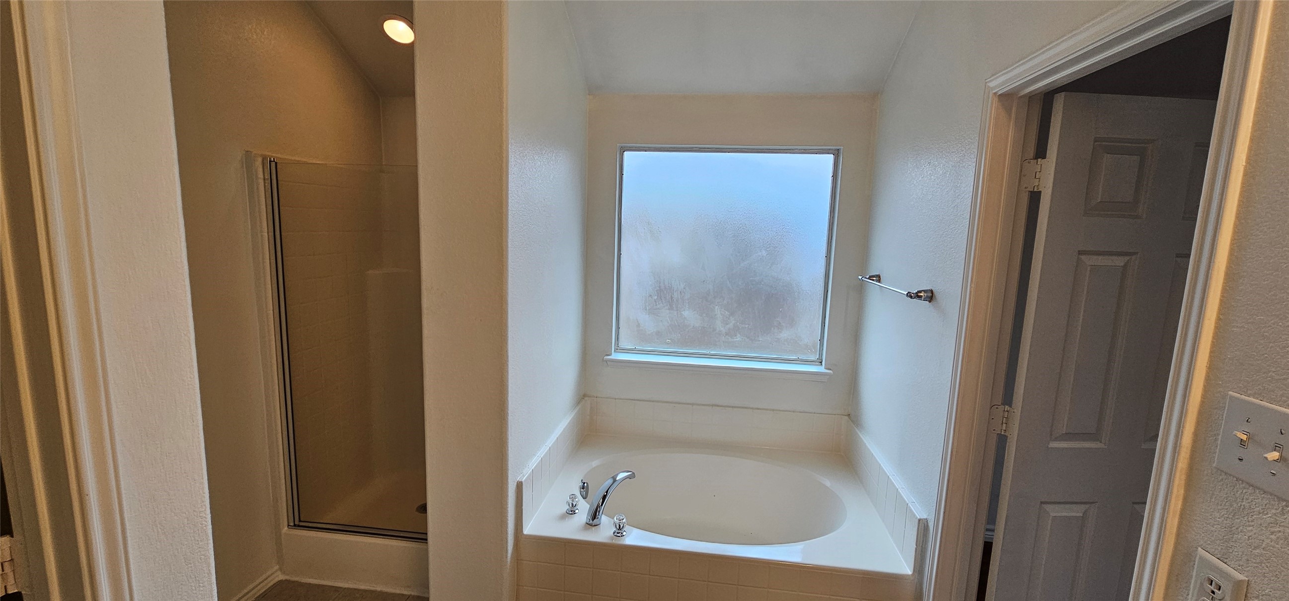 1050 Warbler Aubrey TX 76227