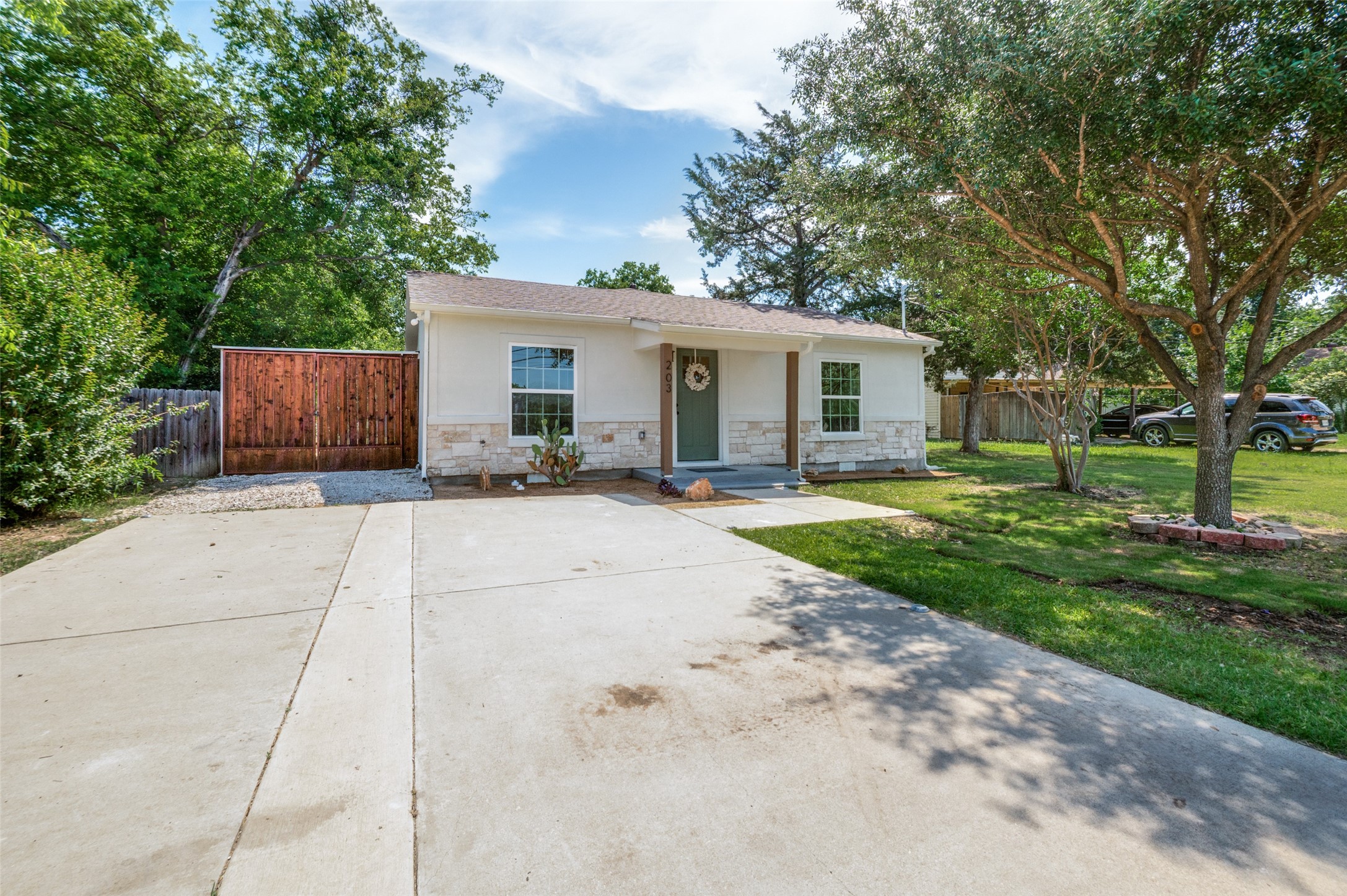 203 S Waxahachie Street Mansfield TX 76063