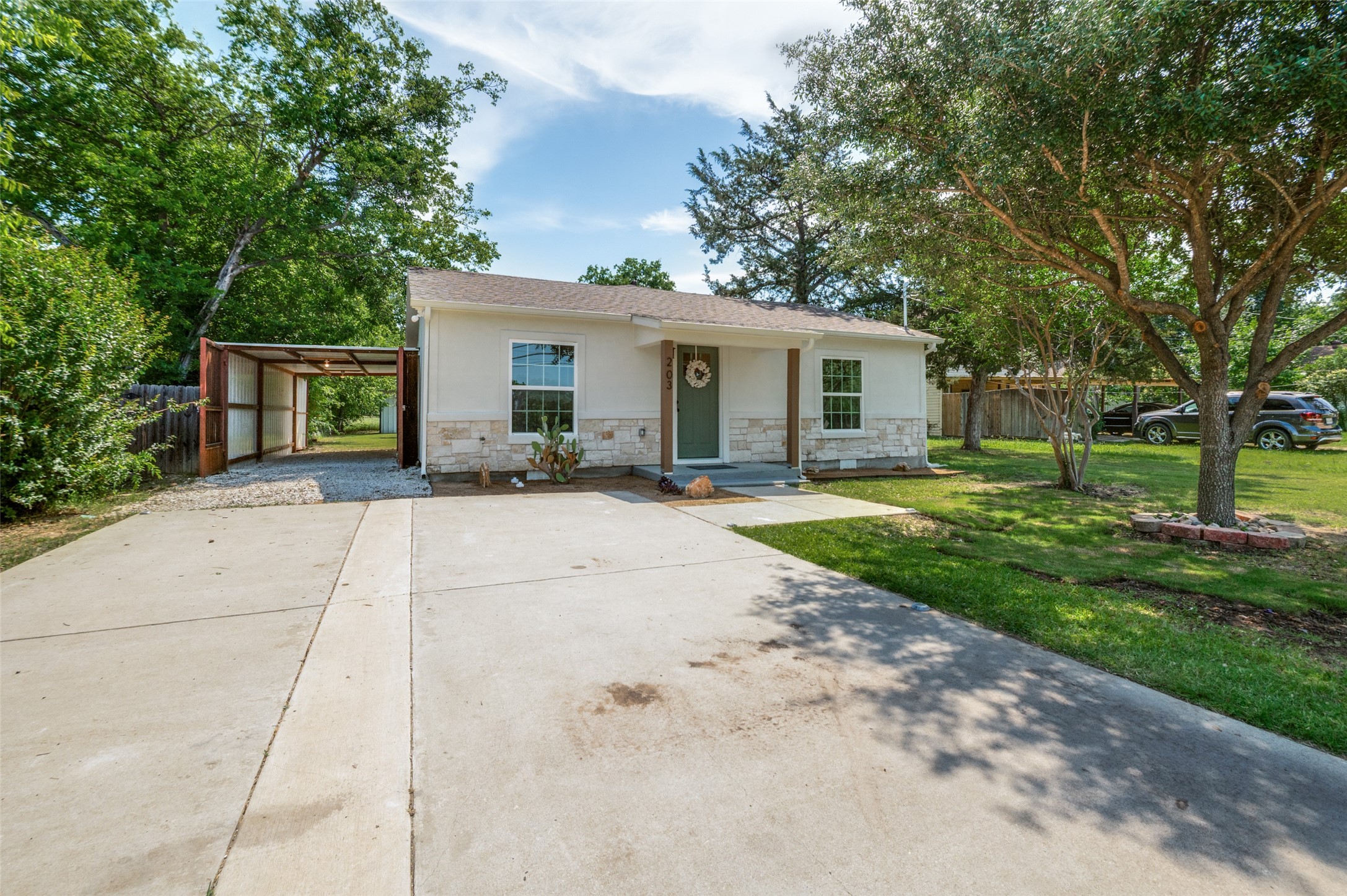 203 S Waxahachie Street Mansfield TX 76063