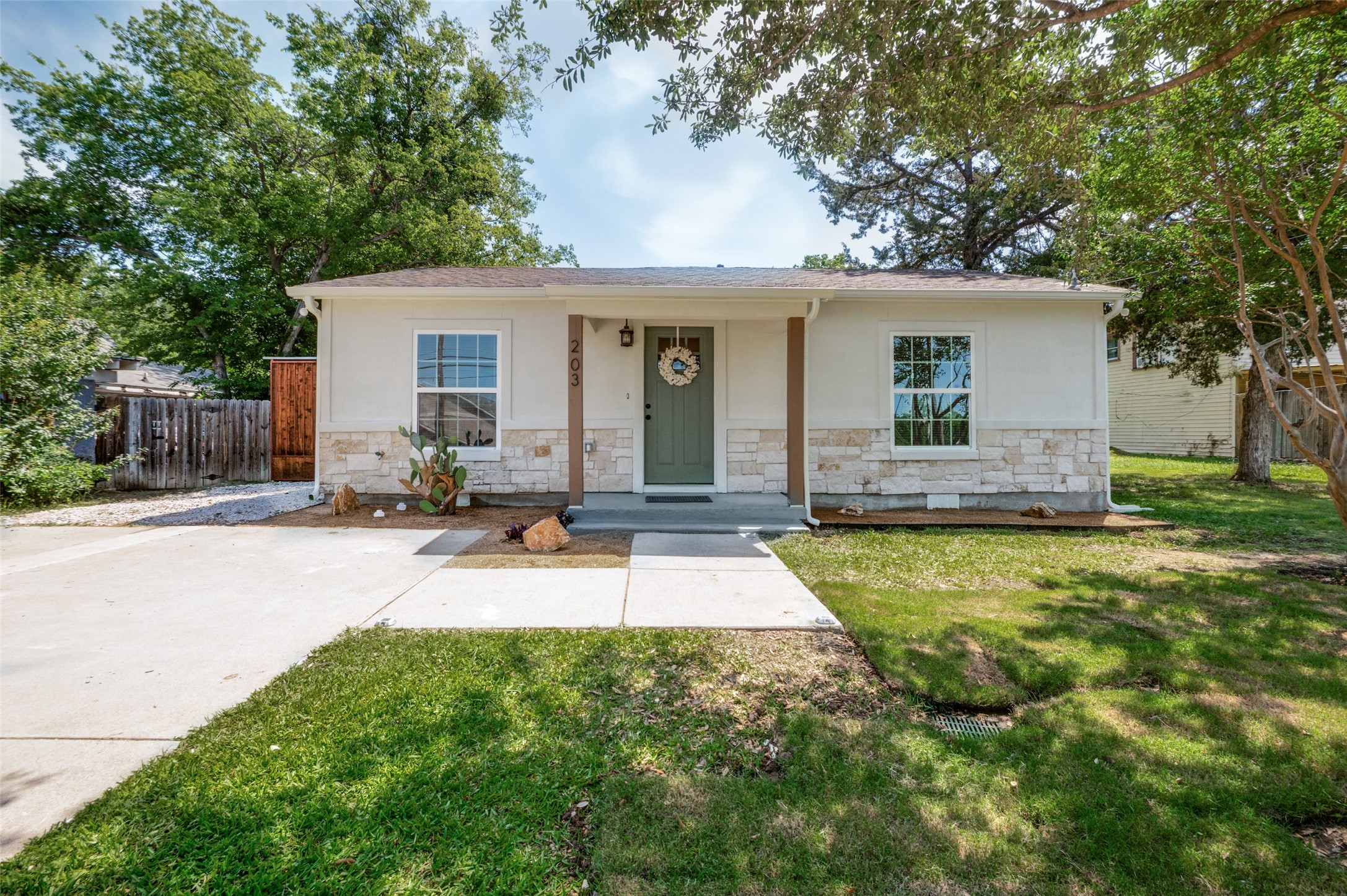 203 S Waxahachie Street Mansfield TX 76063