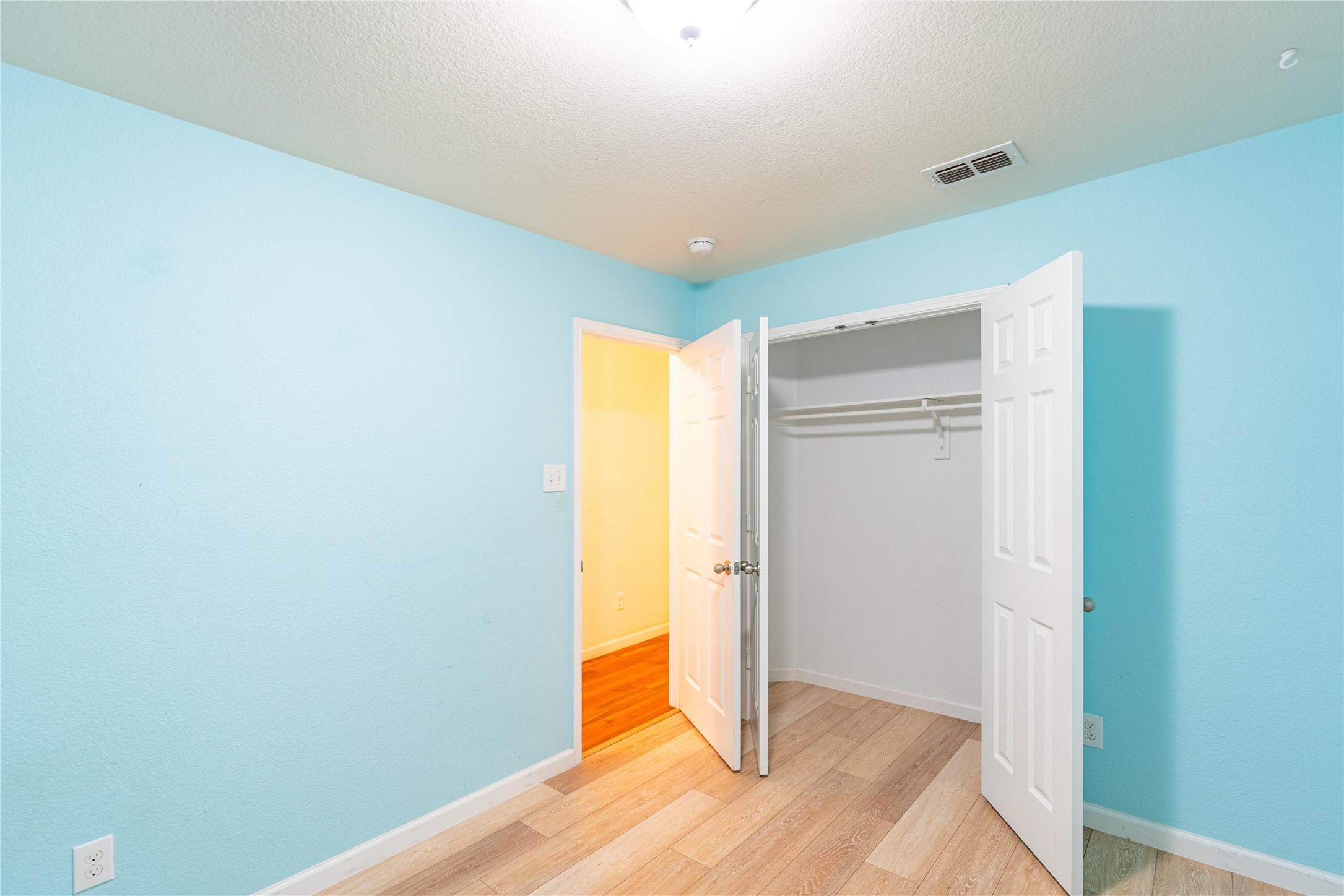 1906 Castaway Drive Dallas TX 75051