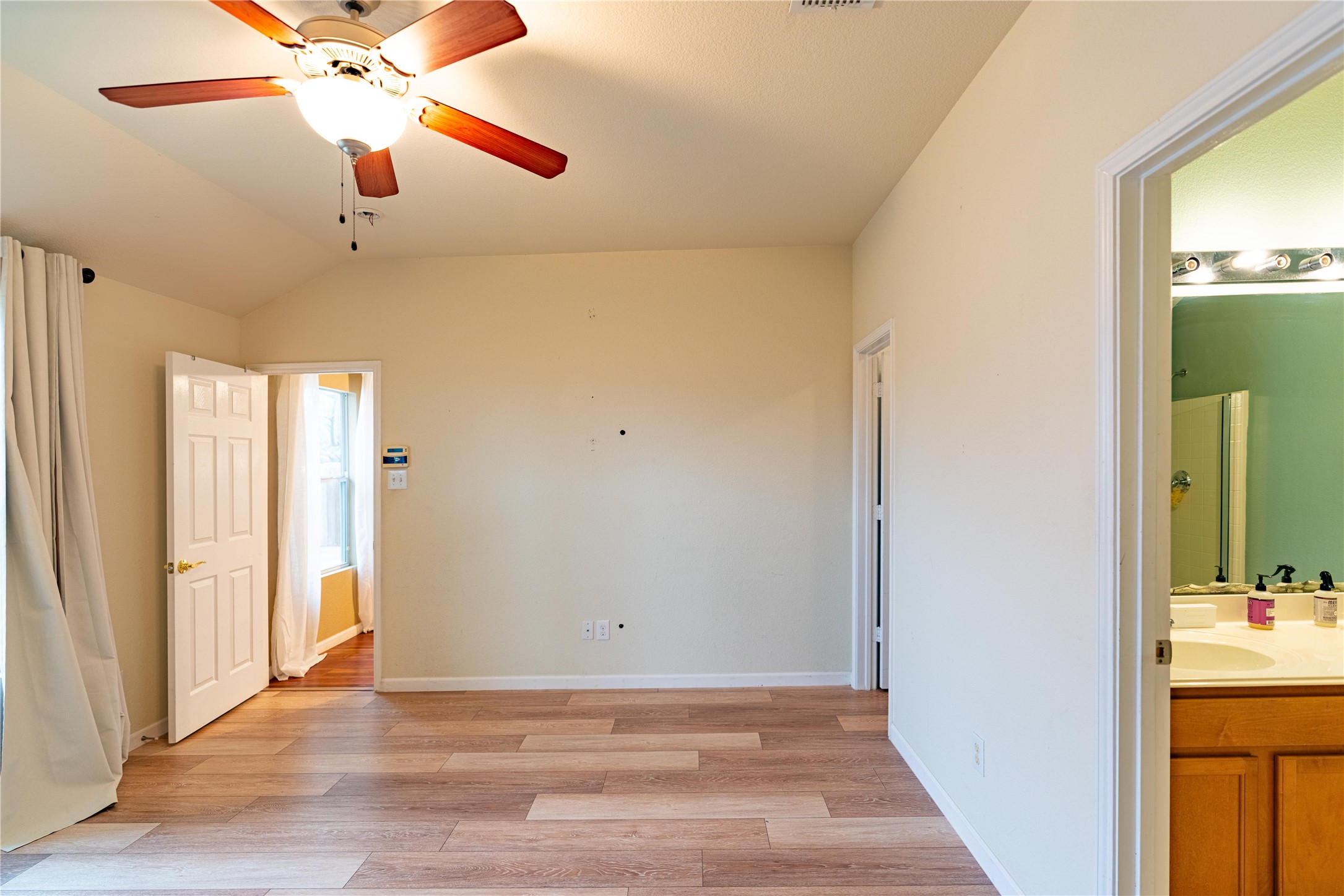 1906 Castaway Drive Dallas TX 75051