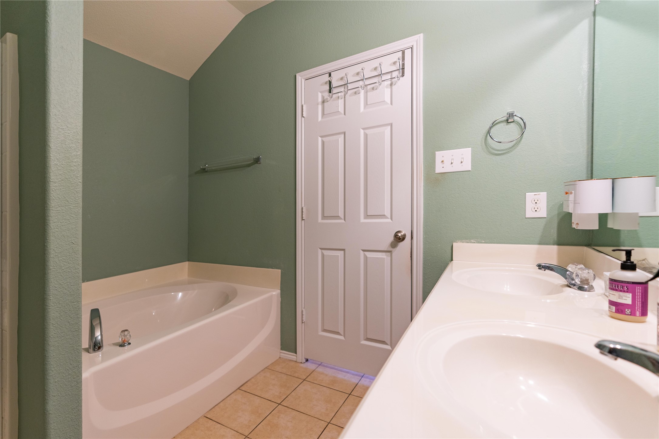 1906 Castaway Drive Dallas TX 75051