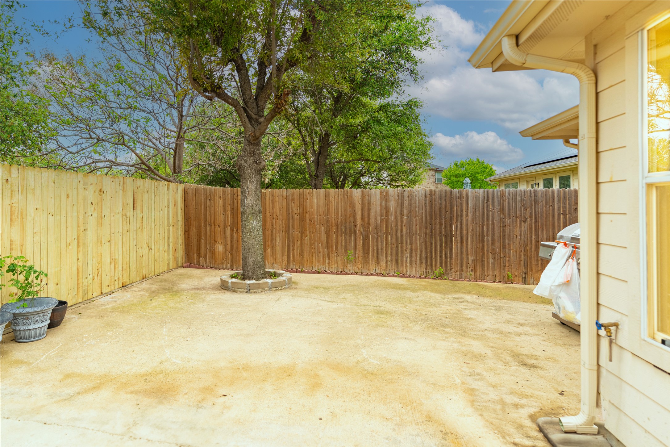 1906 Castaway Drive Dallas TX 75051