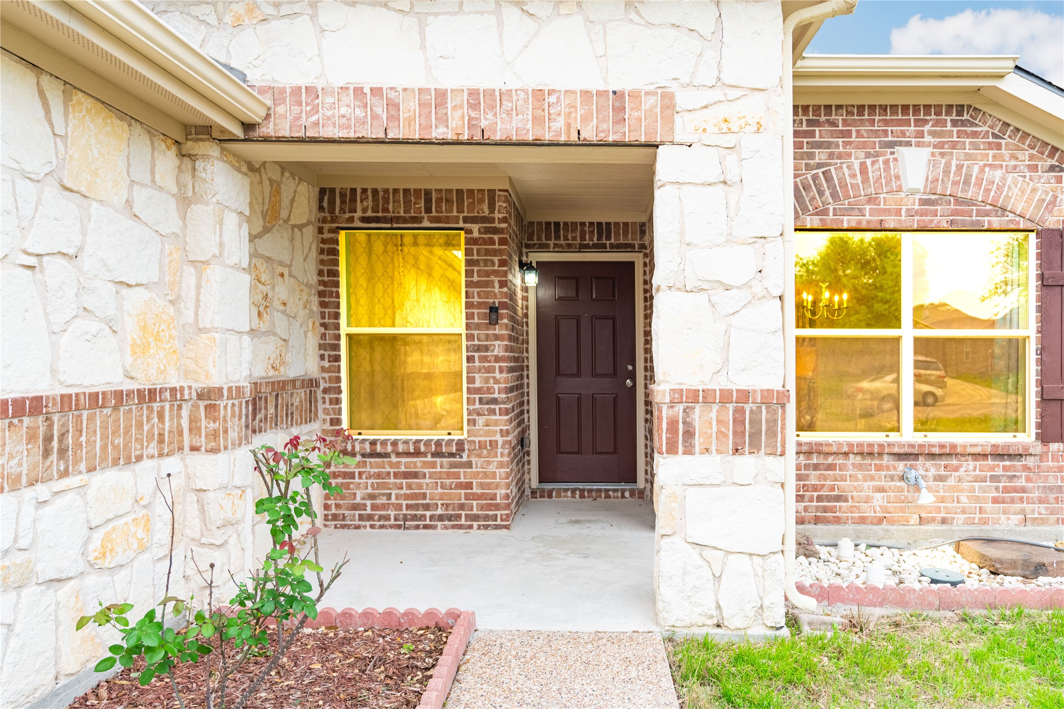 1906 Castaway Drive Dallas TX 75051