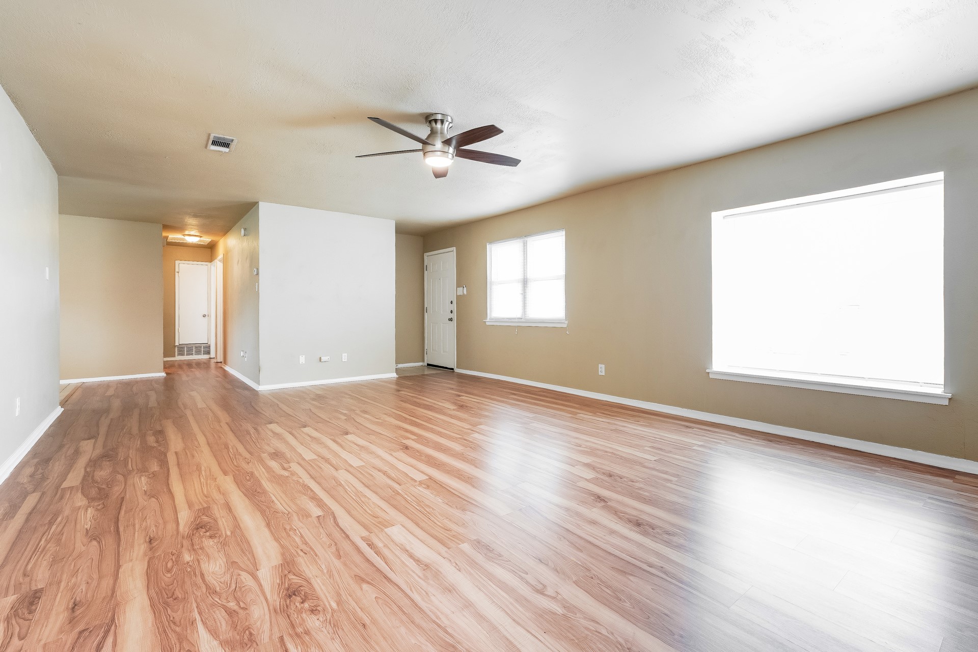701 E Mission Street Crowley TX 76036